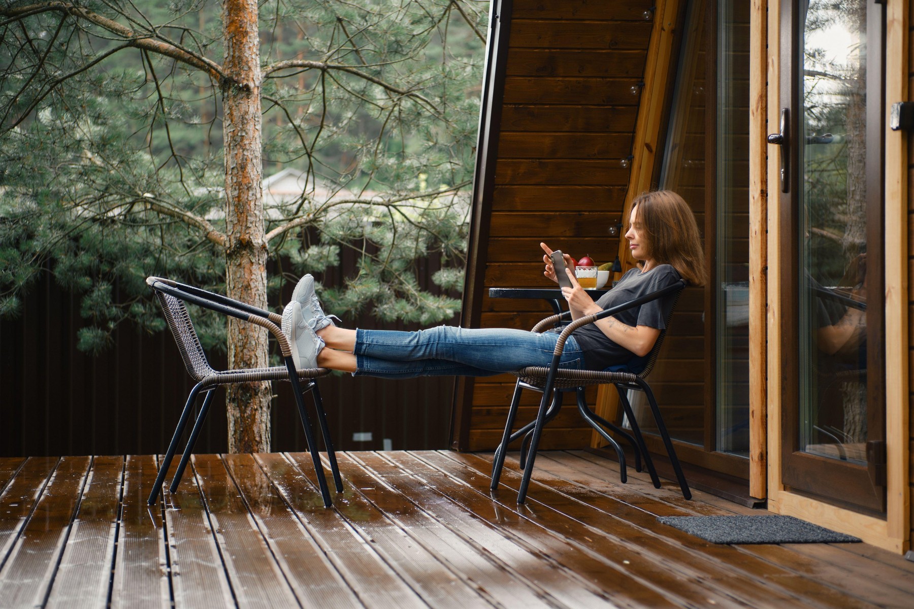 ženska, telefon, stol