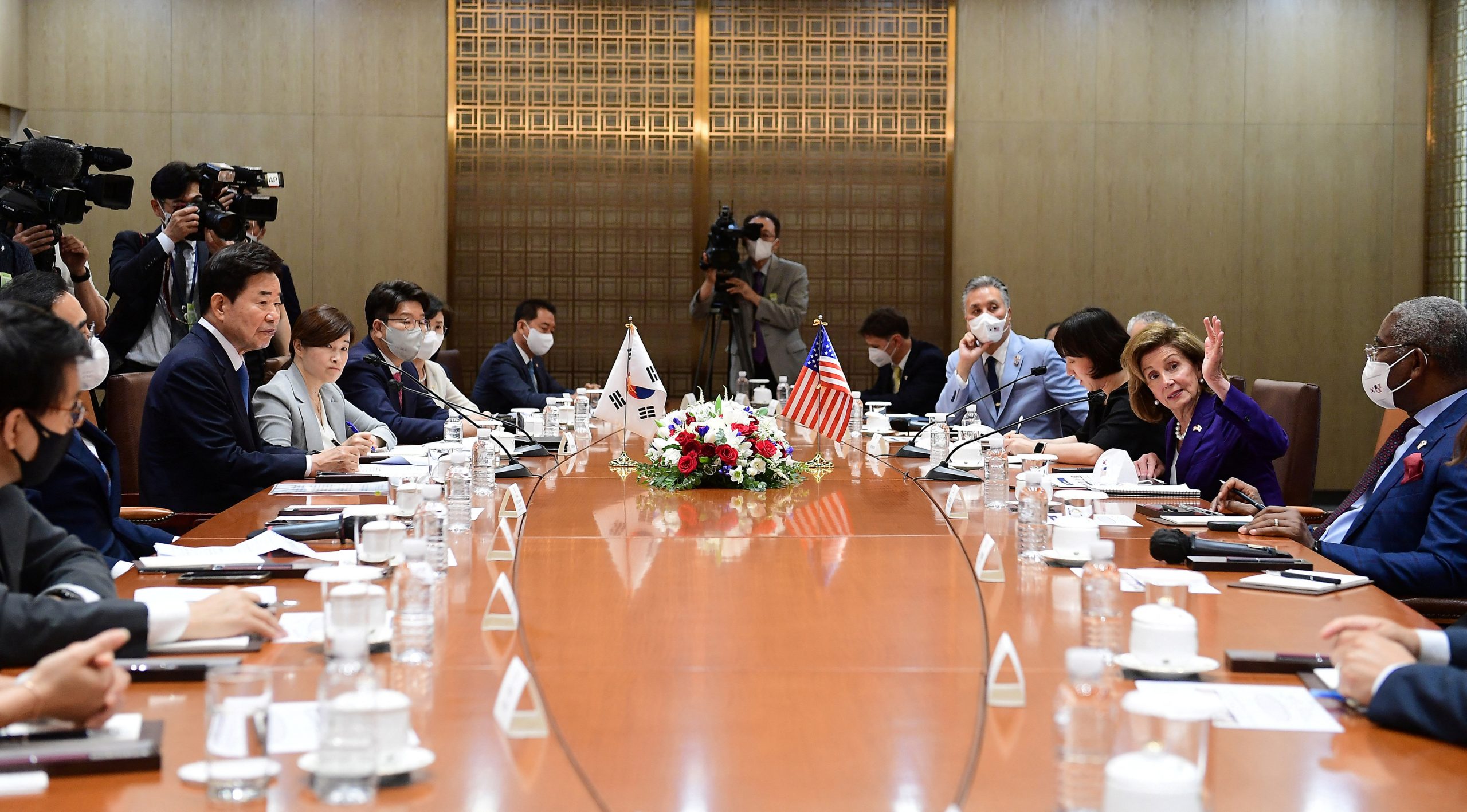 1659625871-2022-08-04T041652Z_1898588712_RC2FPV9OA71I_RTRMADP_3_ASIA-PELOSI-SOUTHKOREA-scaled.jpg