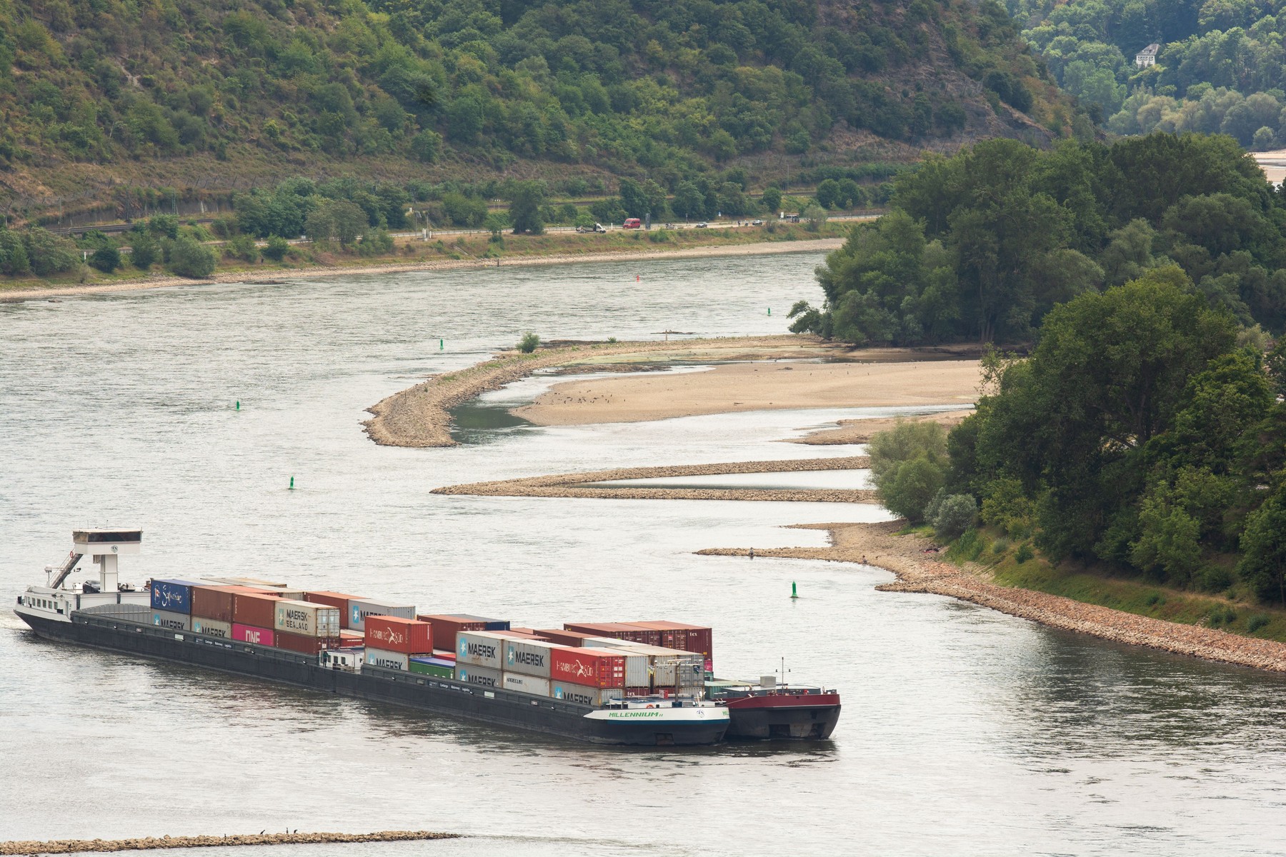 Ren, suša, nizka gladina, promet po vodi