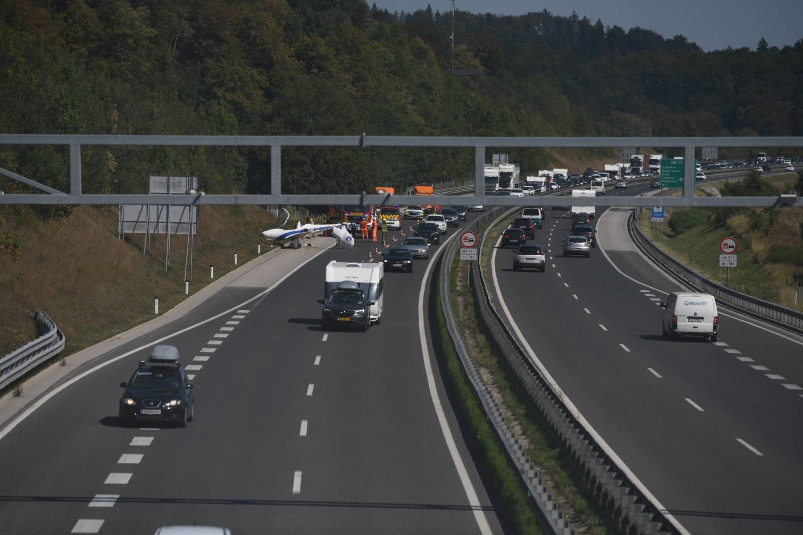 Zasilni pristanek letala