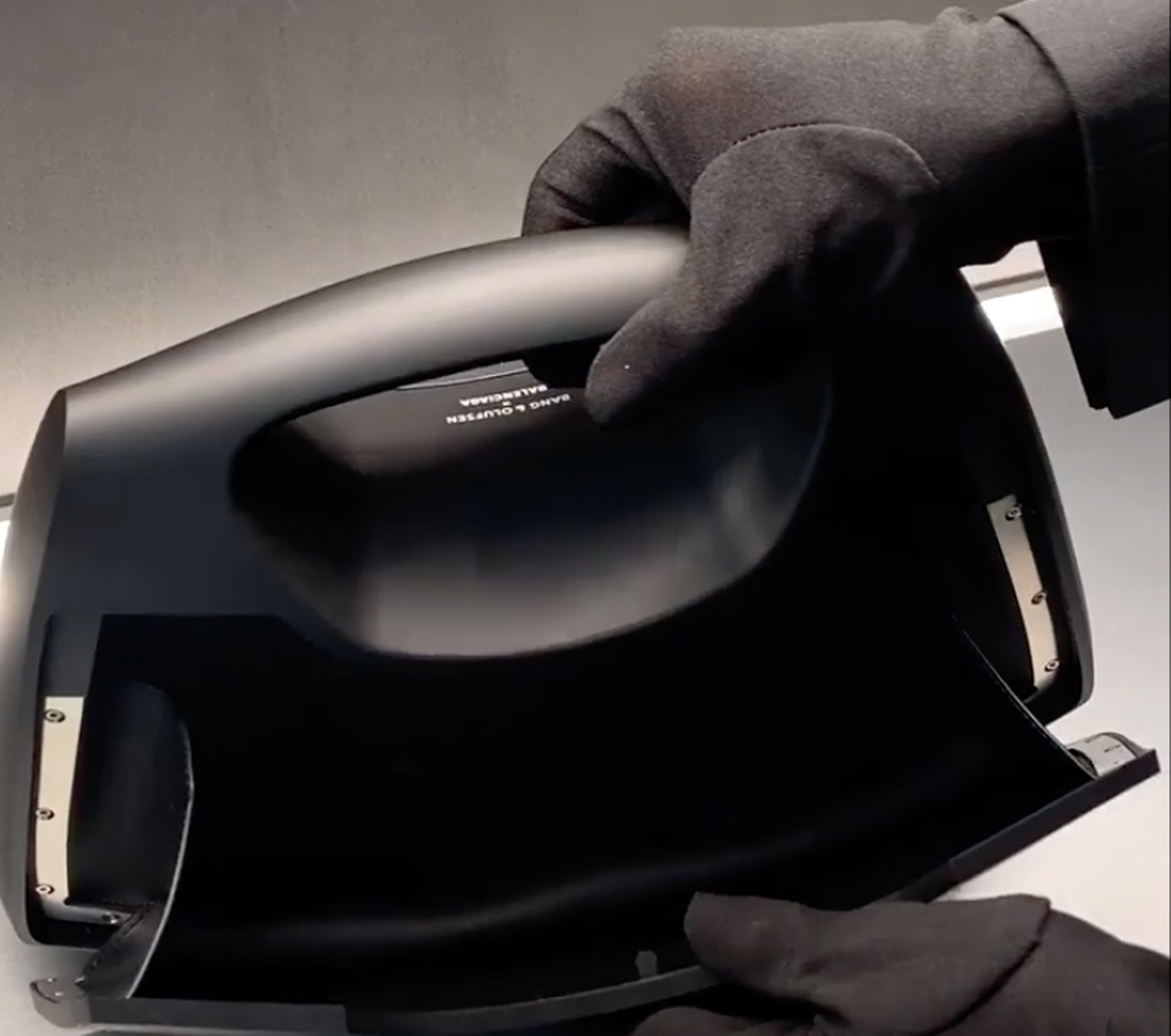 balenciaga torba zvočnik