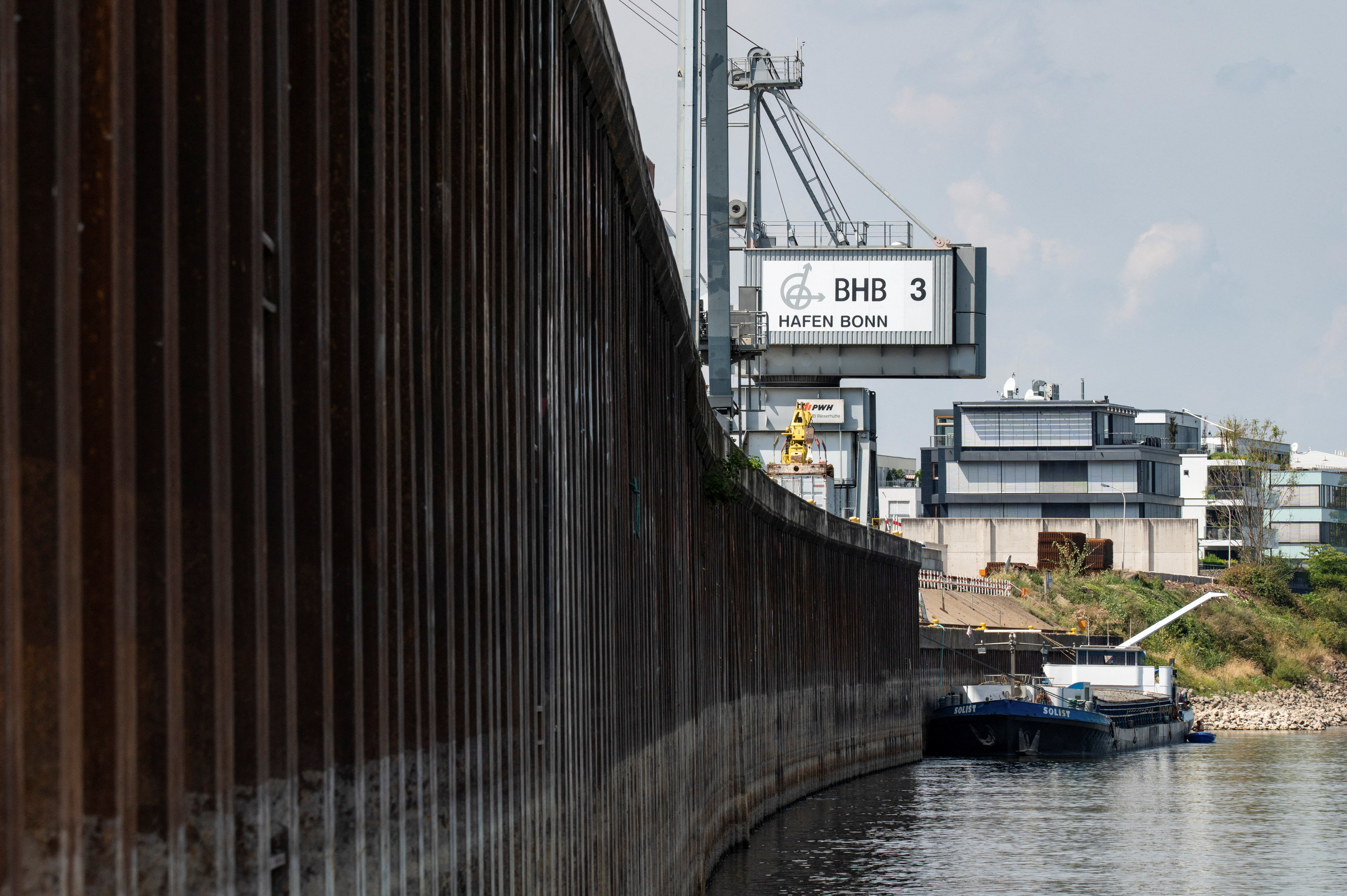 Ren, nizka gladina, suša, reka, ladja
