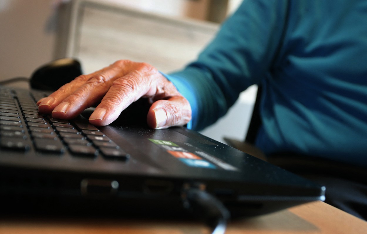 boni, računalnik, starejši