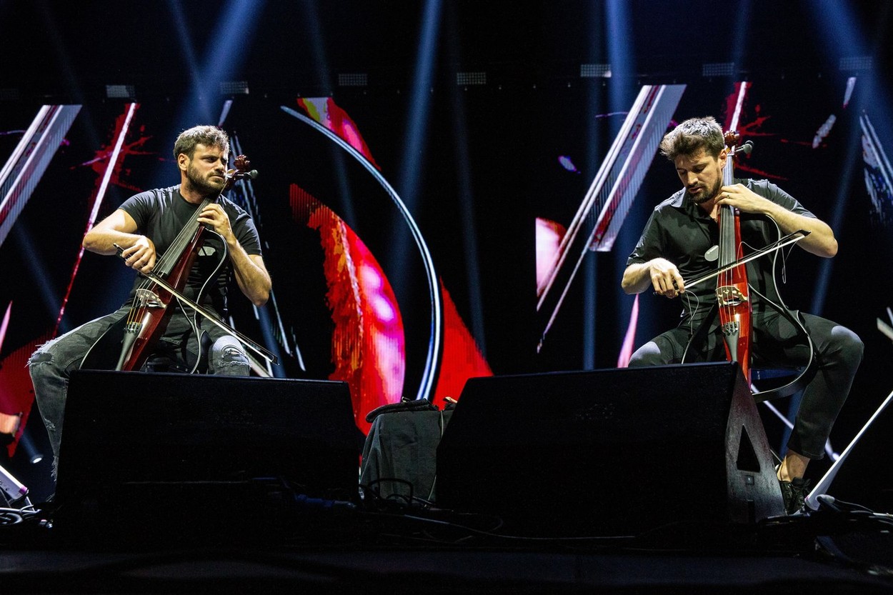 2Cellos