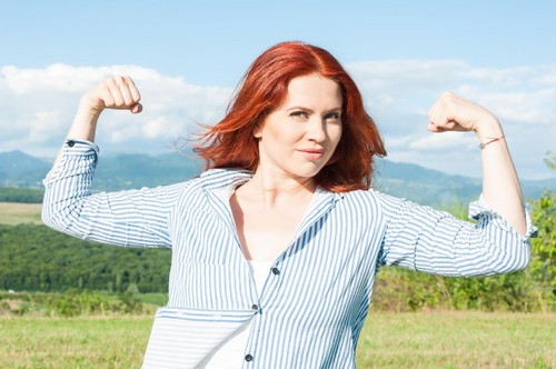 ženska, moč, narava, travnik