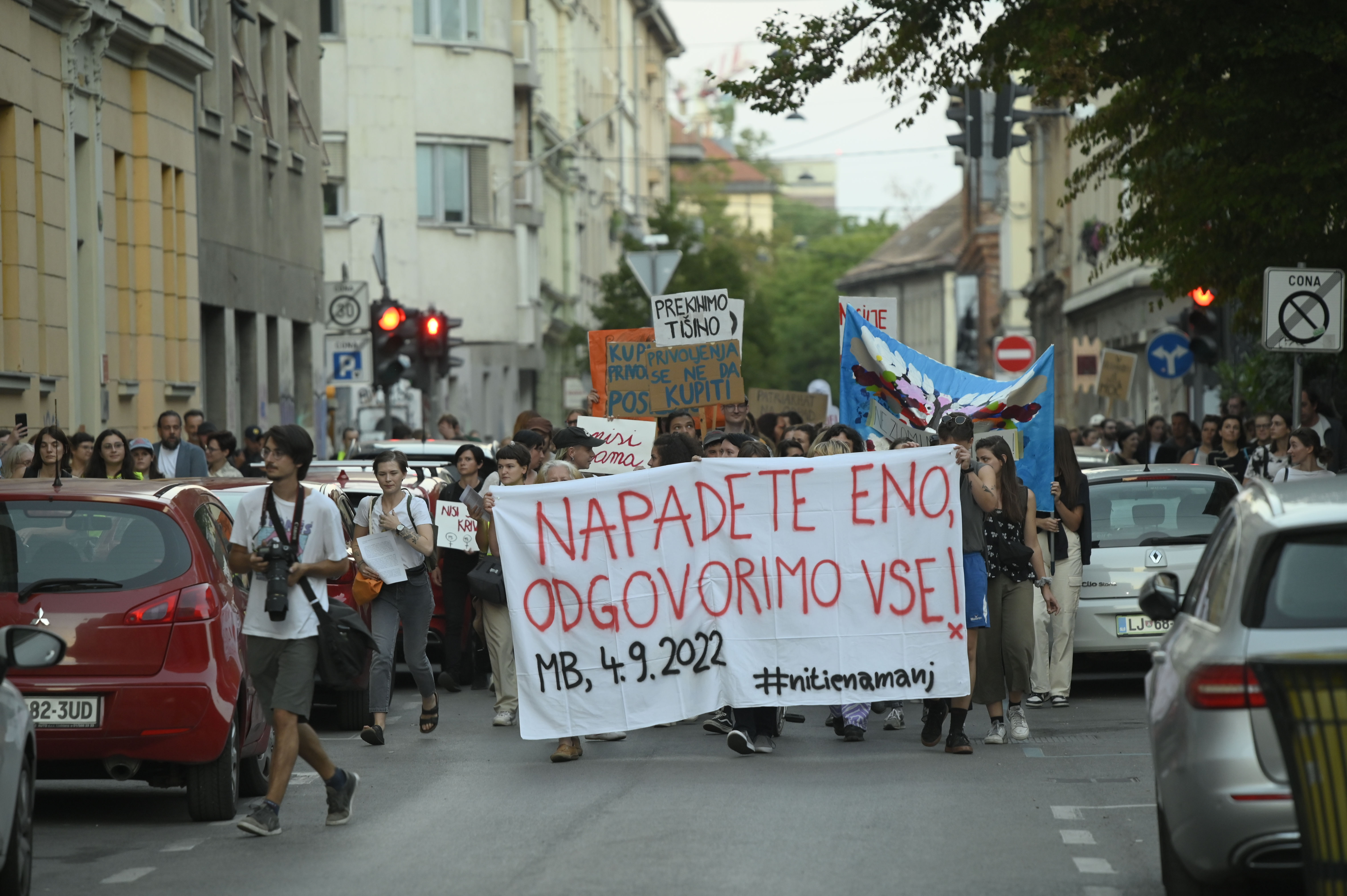 Solidarnostni shod iz socialnih omrežij na ulice