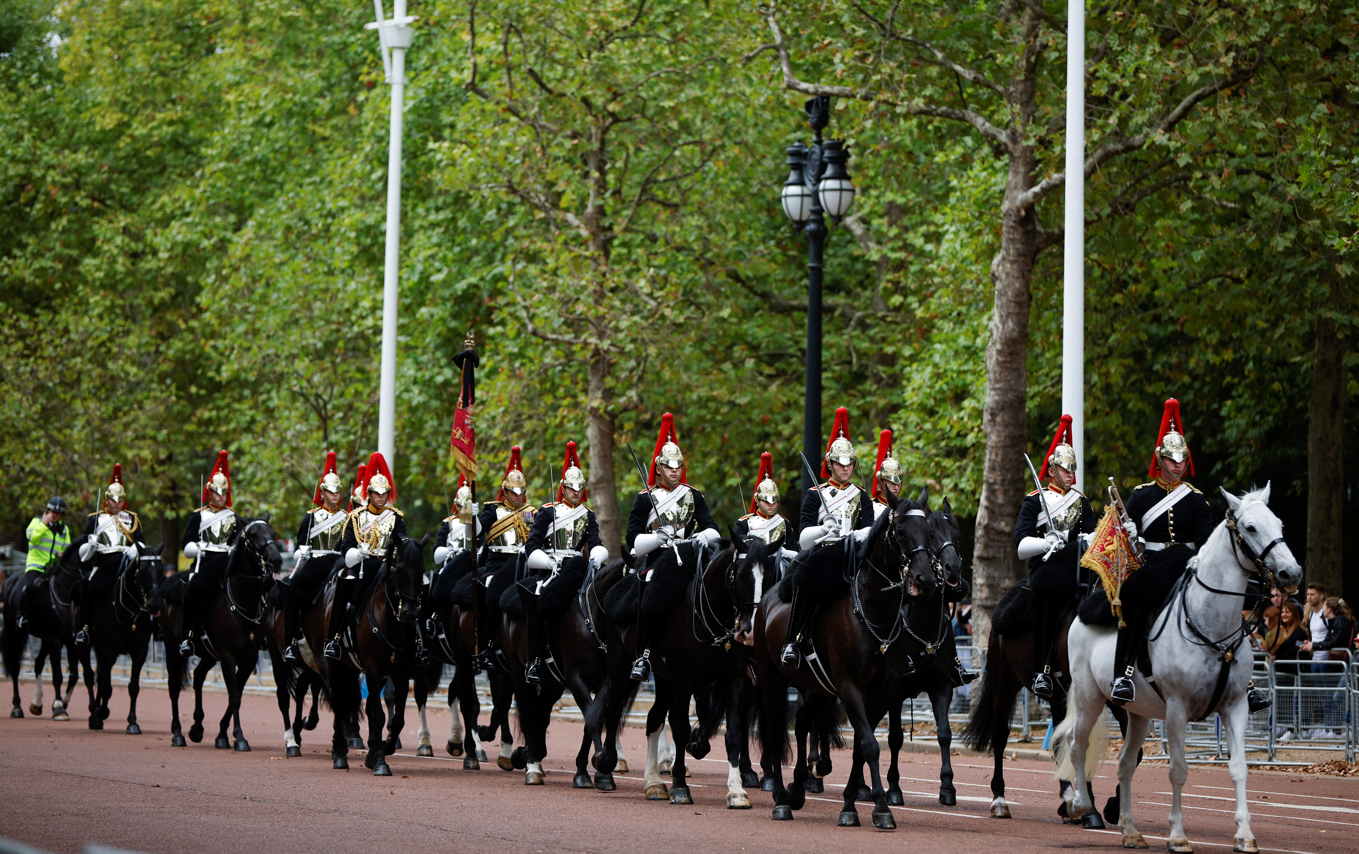 Vojaki na čast Elizabete II.