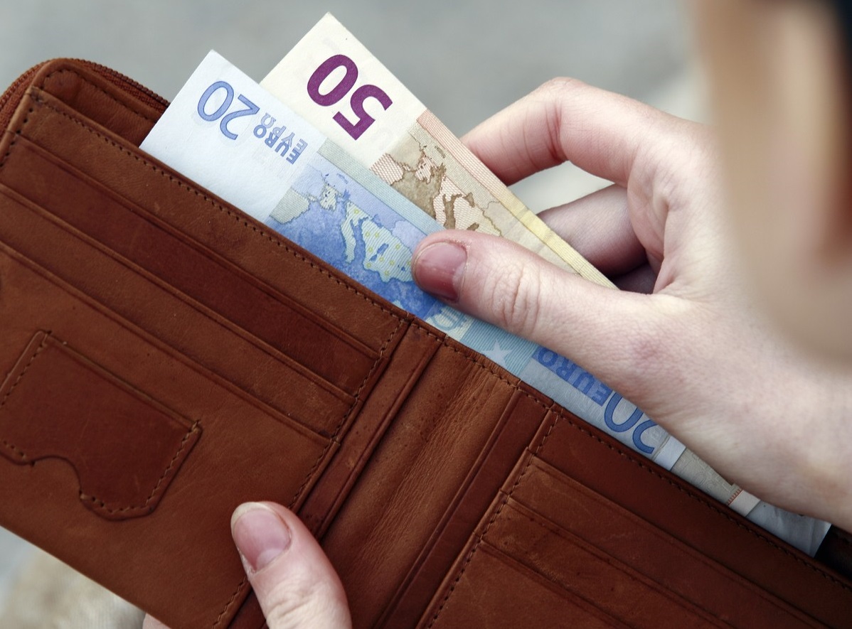 regres v javnem sektorju, denar, bankovci