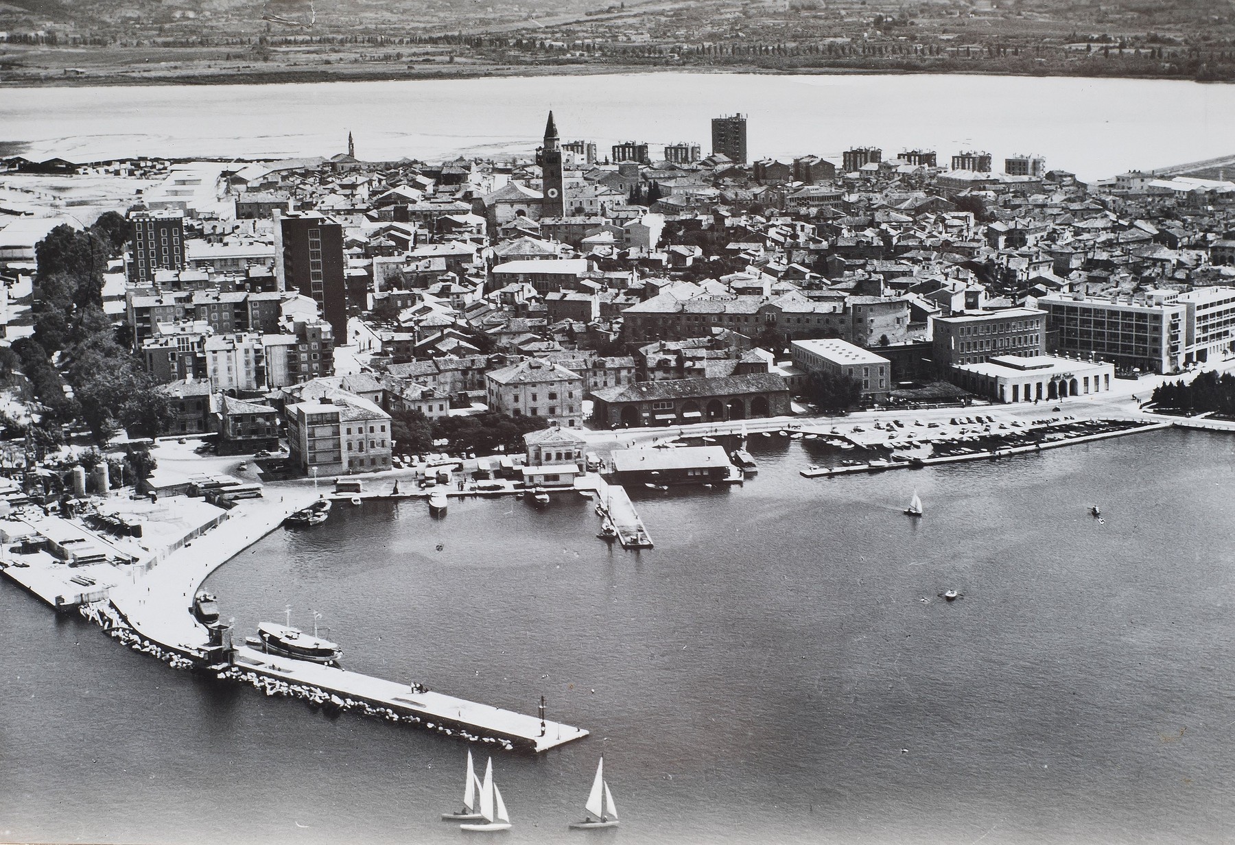 Koper na stari razglednici (PROFIMEDIA)