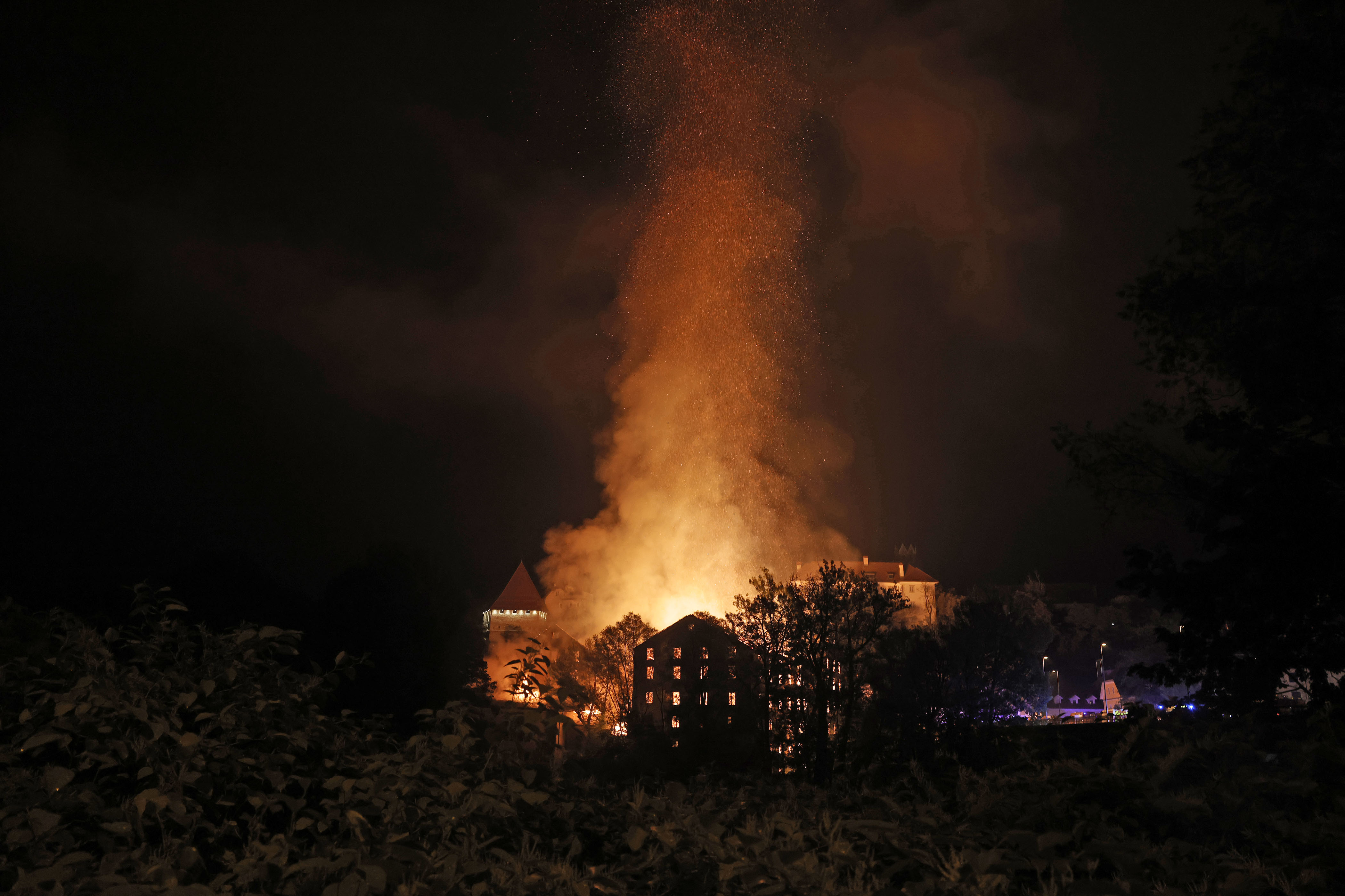 Velik požar v Kranju Majdičev mlin