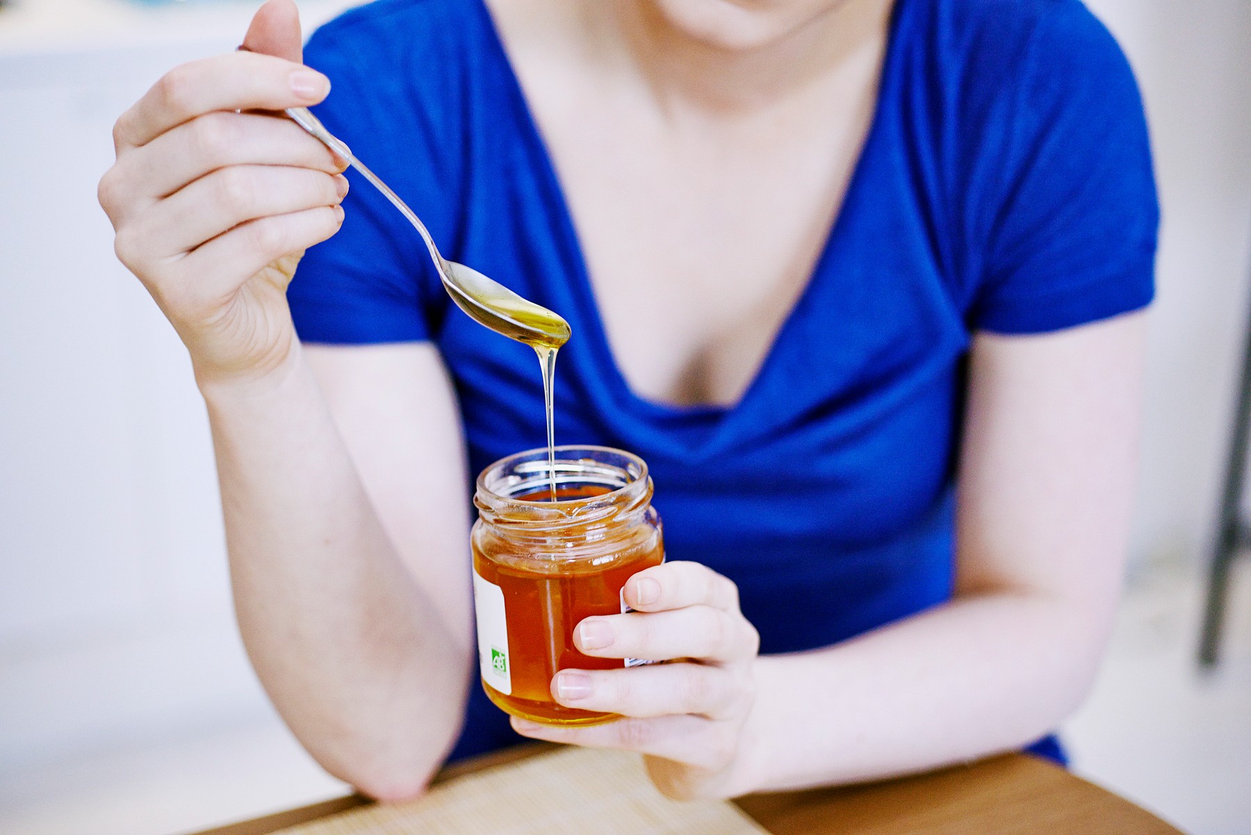 med, ženska je med, žlička medu