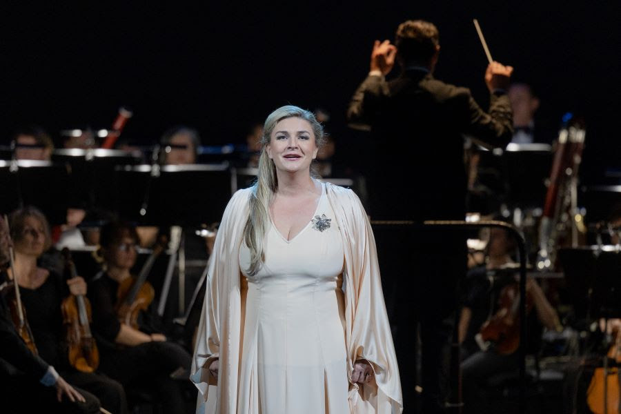 Urša Breznik, opera