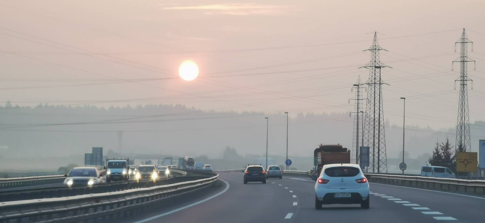 Gorenjska, avtocesta, promet, sončni vzhod, avto, jutro