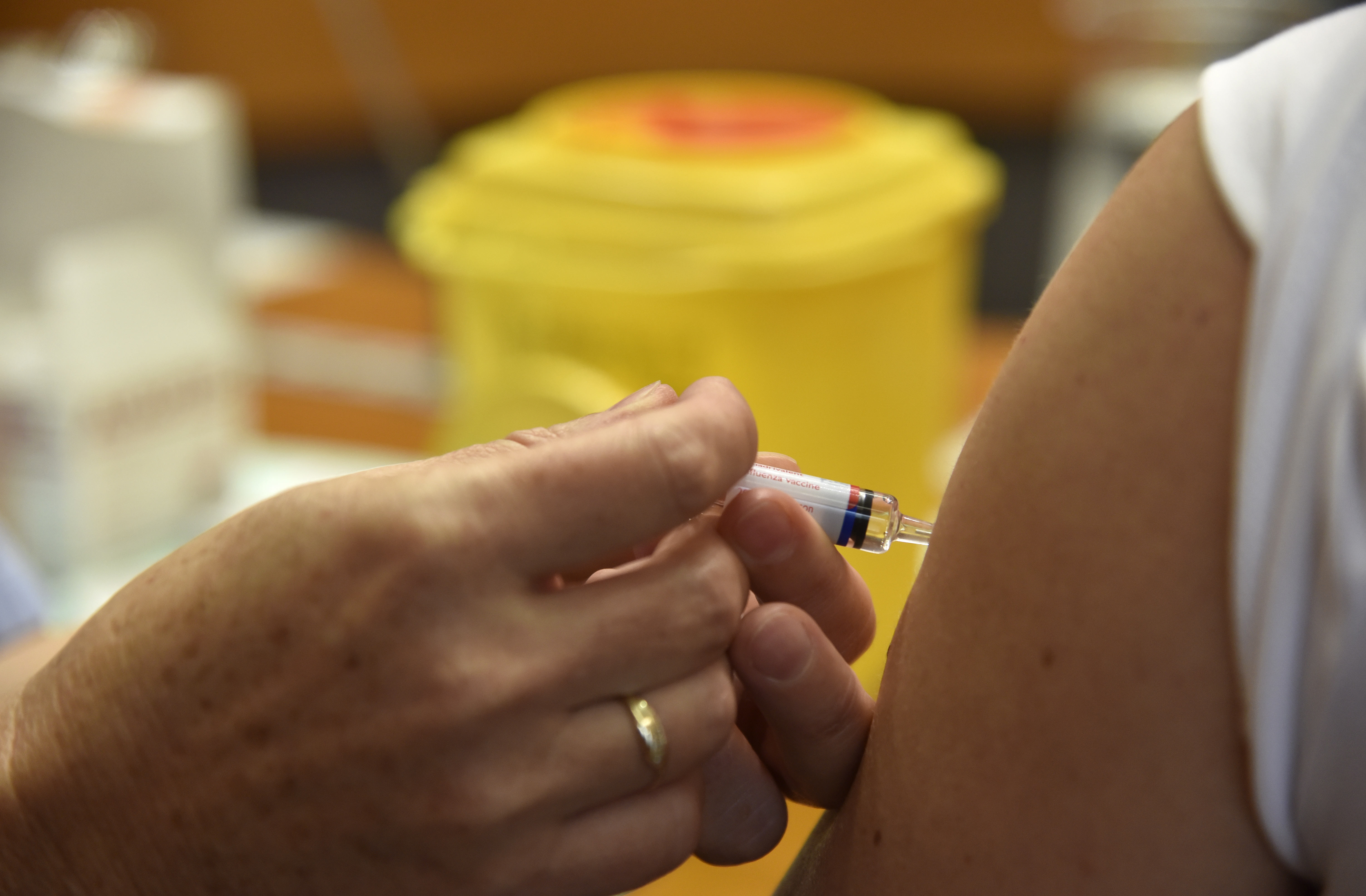 Gripa cepivo detajl medicina