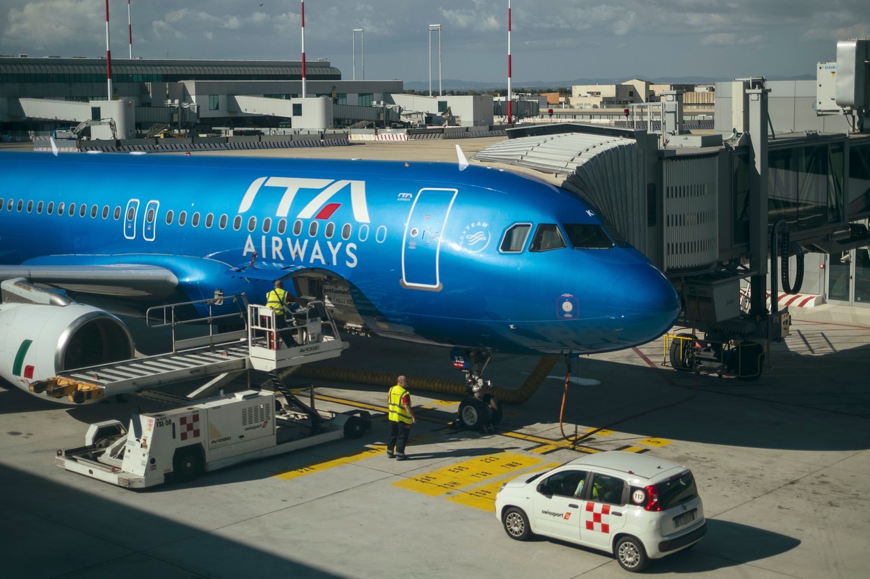 Airport Life, Rome, Italy - 01 Oct 2022