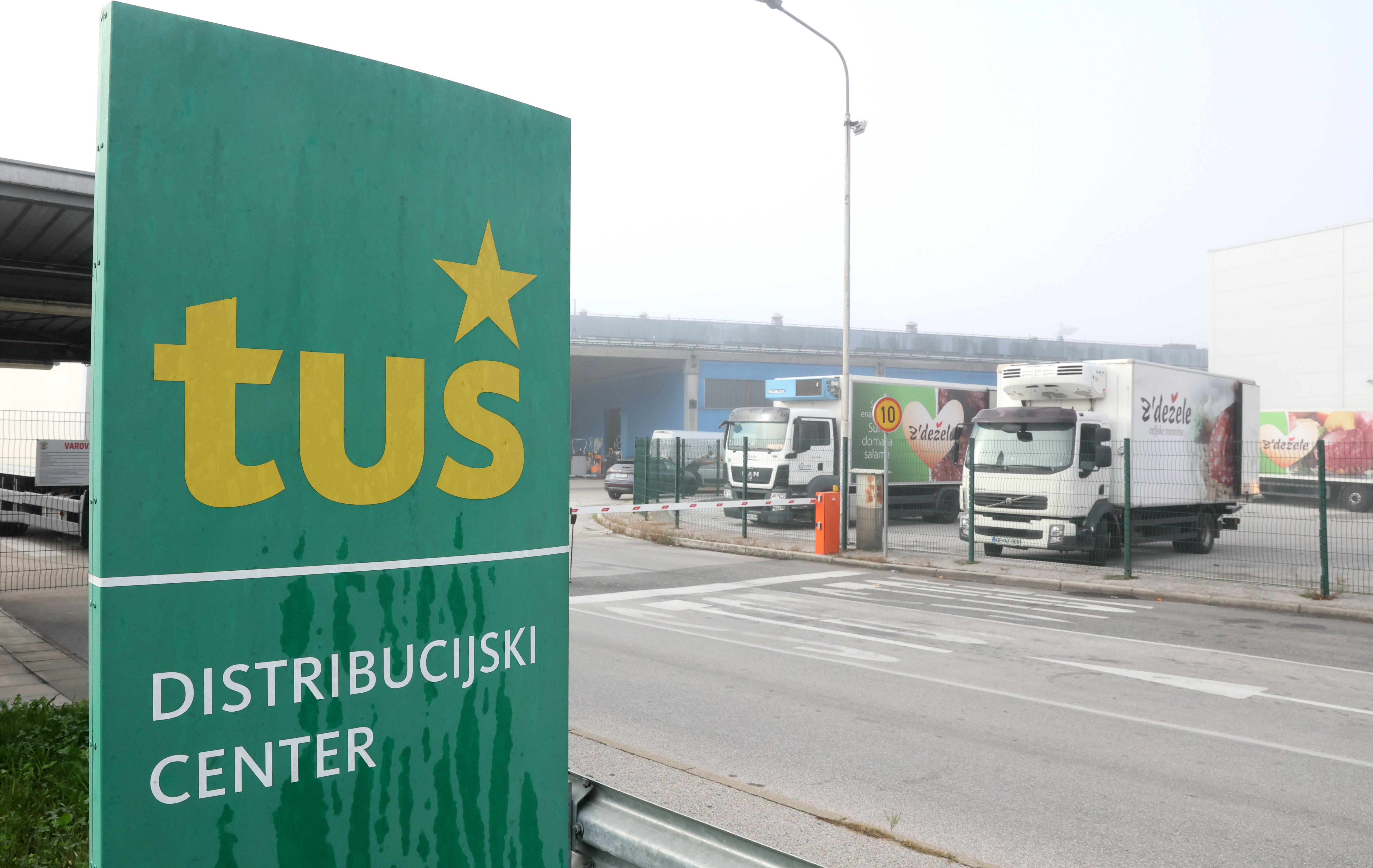 Stavka delavci TUŠ trgovina podjetje