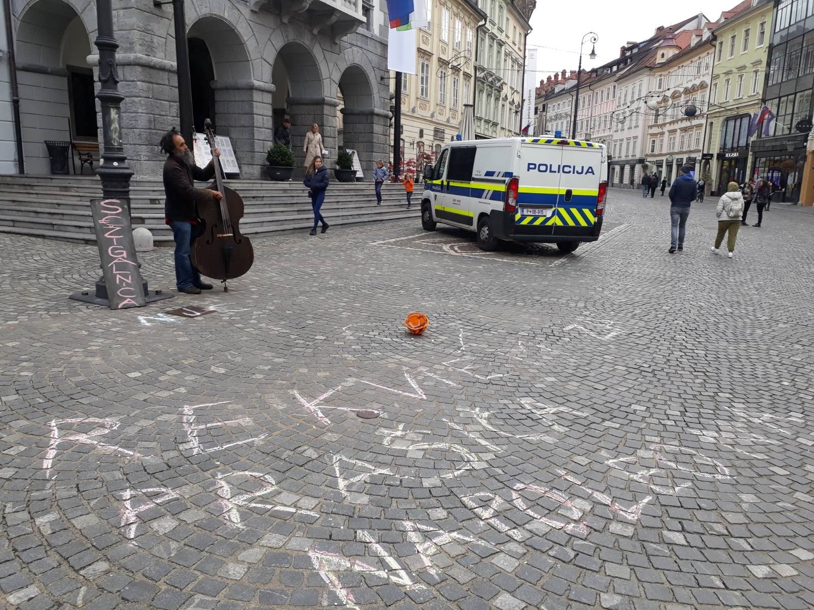 kreda, risanje s kredo, mestna hiša