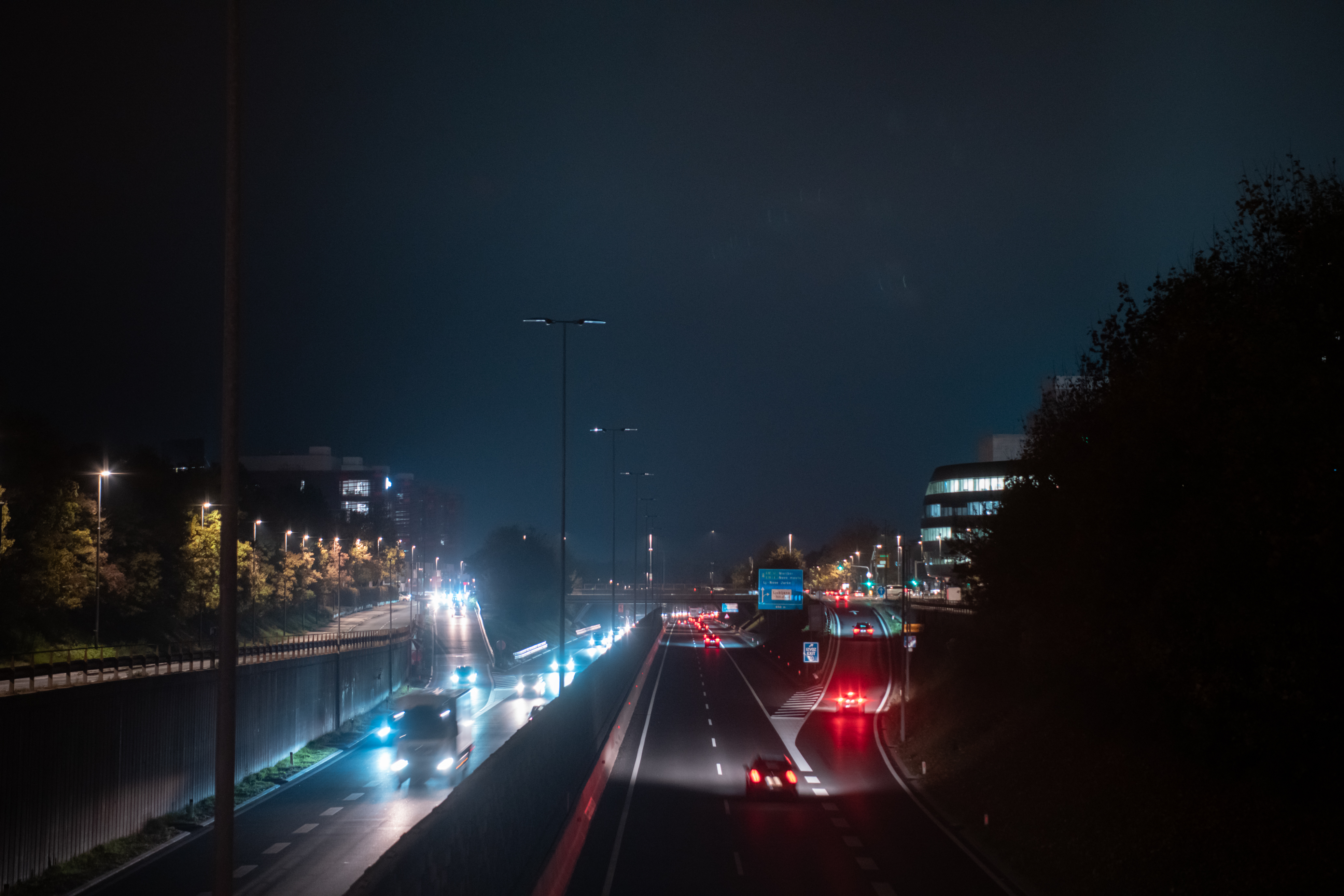 izklopljena cestna razsvetljava, dars