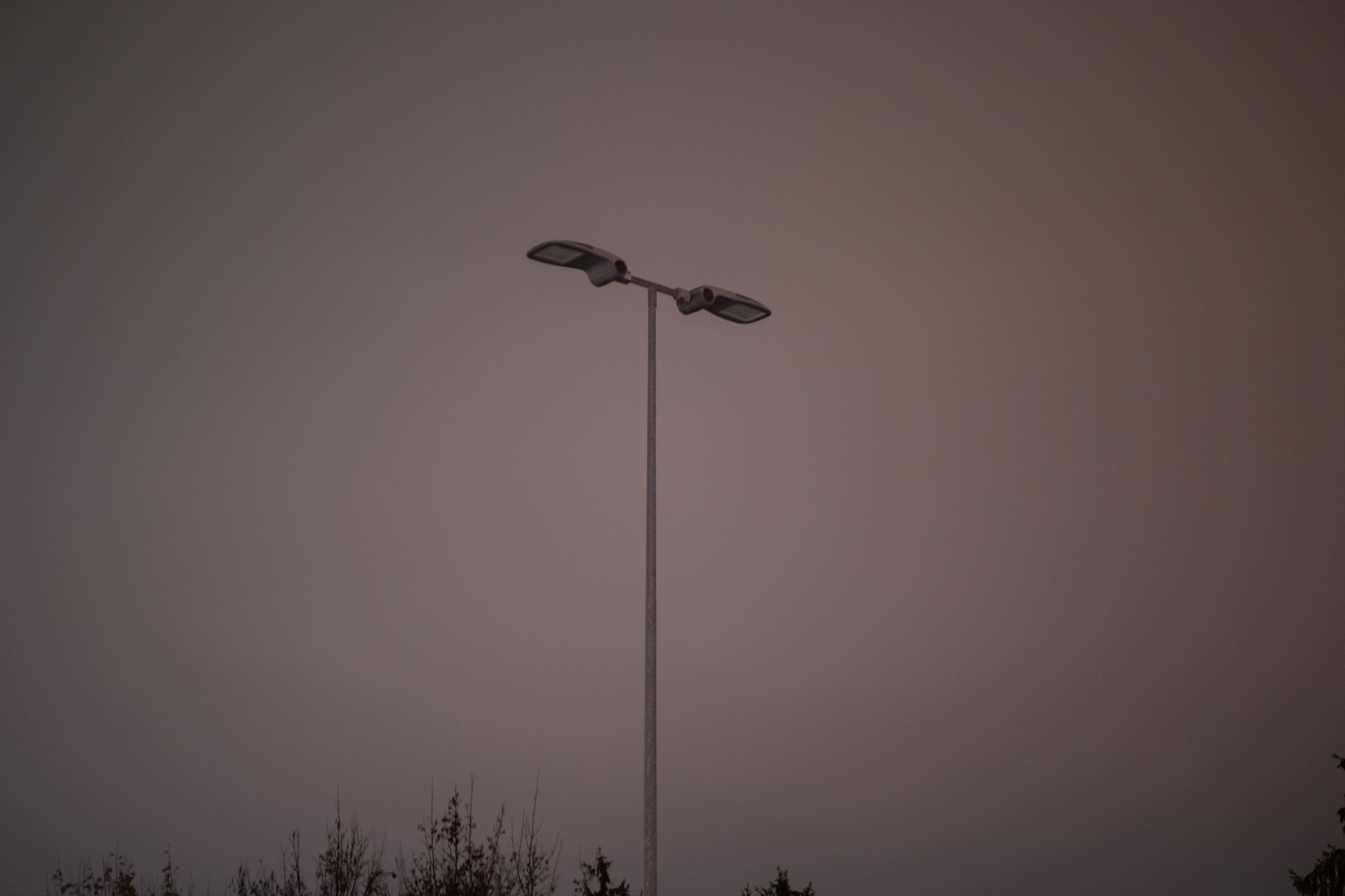 izklopljena cestna razsvetljava, dars