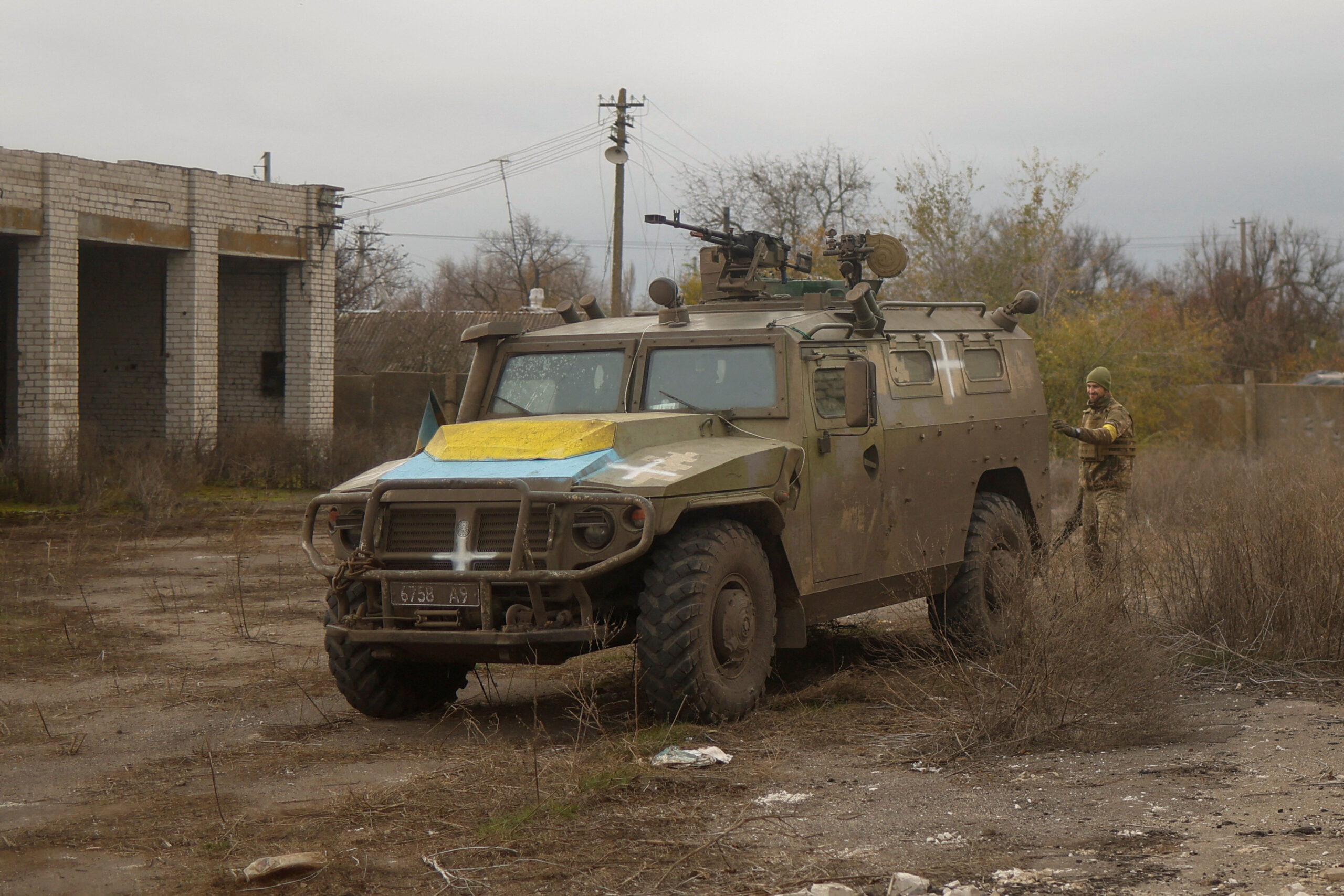 1668260374-2022-11-11T205955Z_250781032_RC2PJX9663XK_RTRMADP_3_UKRAINE-CRISIS-FRONTLINE-KHERSON-scaled.jpg