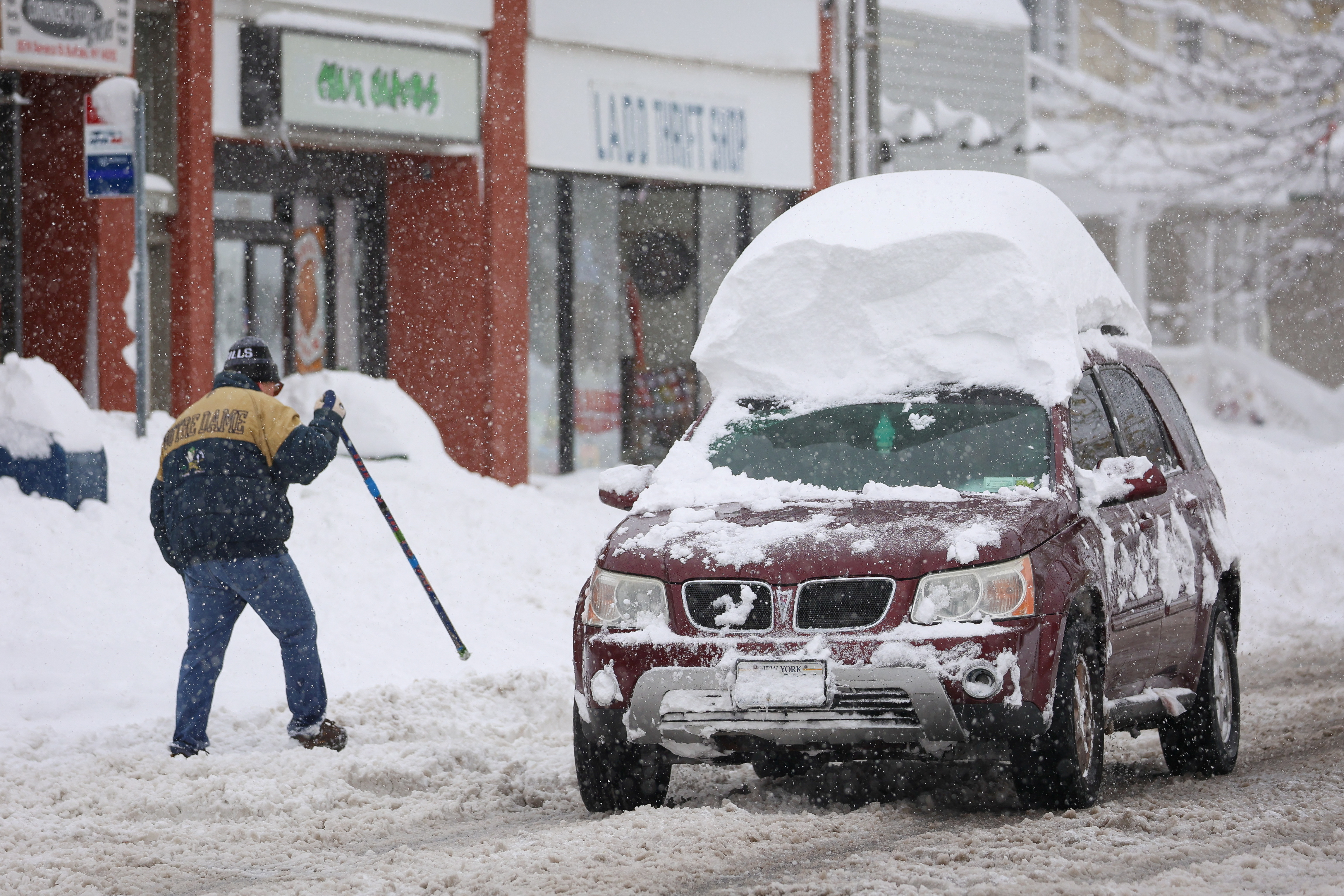 Residents brace for snowstorm in Buffalo, New York