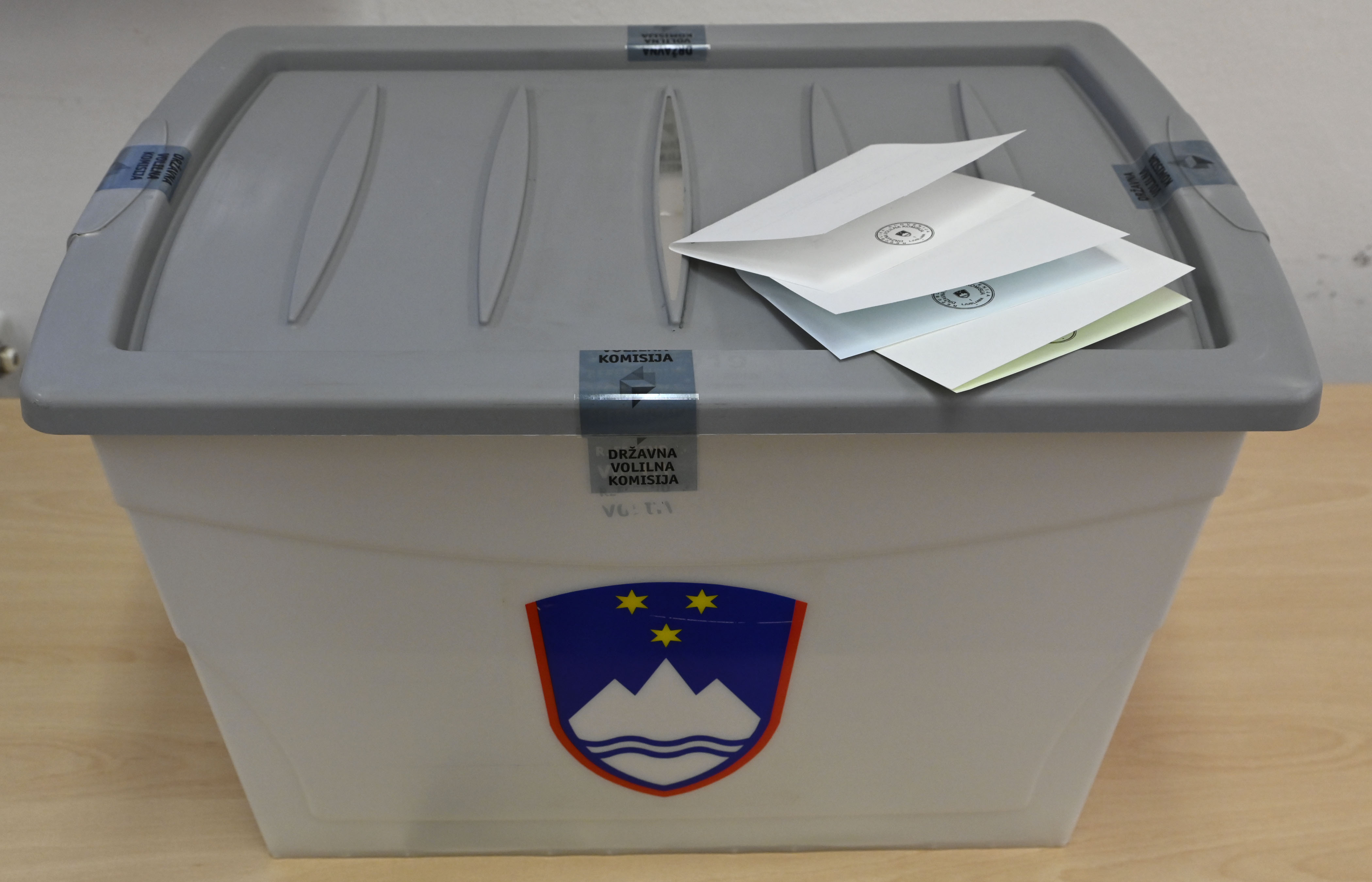 Glasovalna skrinjica