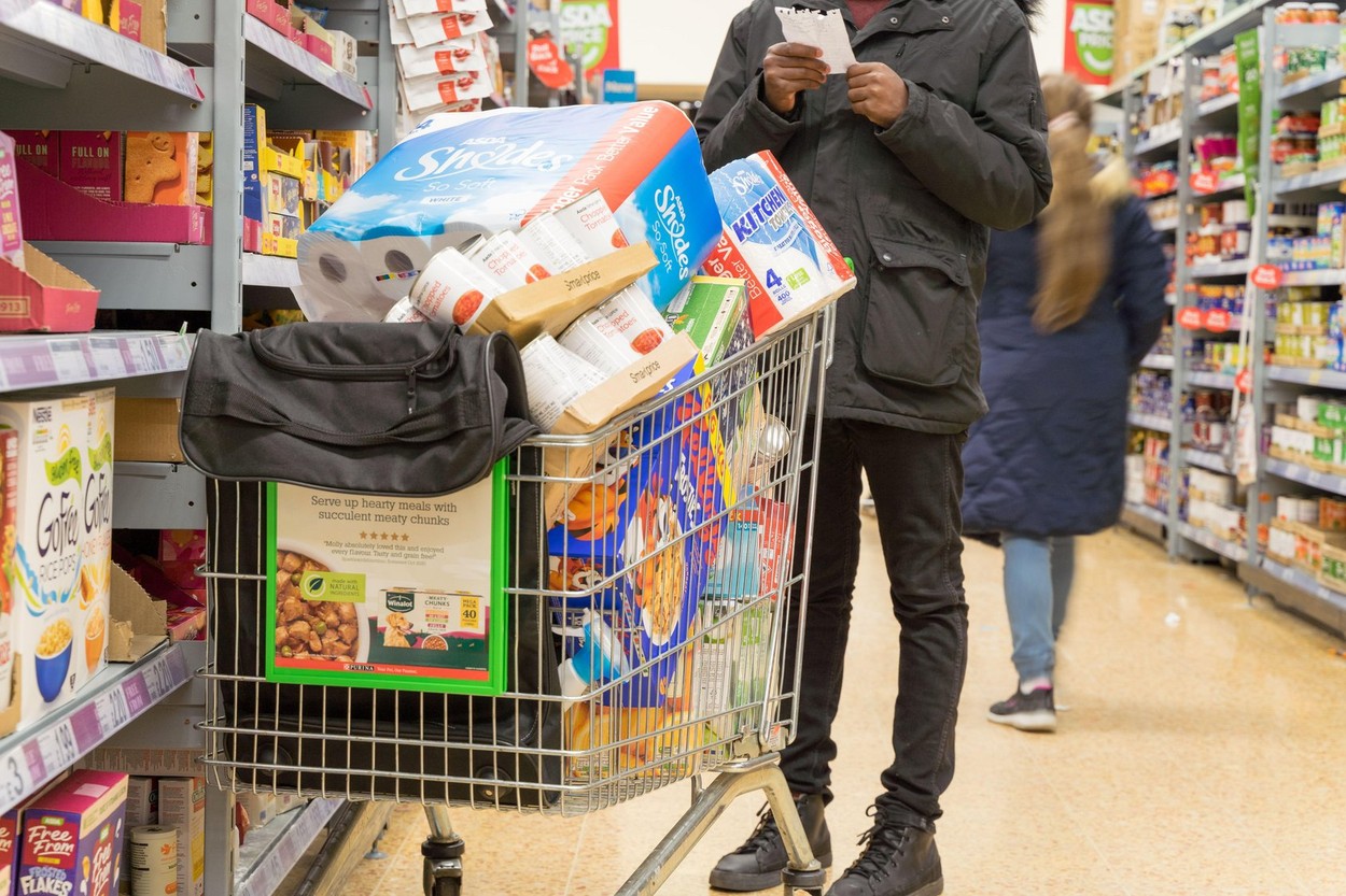 nakupovanje, poln voziček, živila