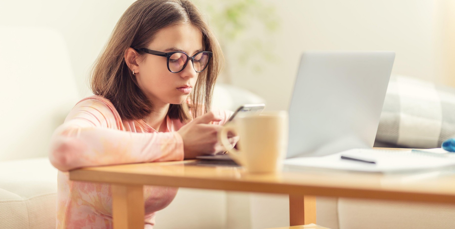 najstnica, šola na daljavo, koronavirus