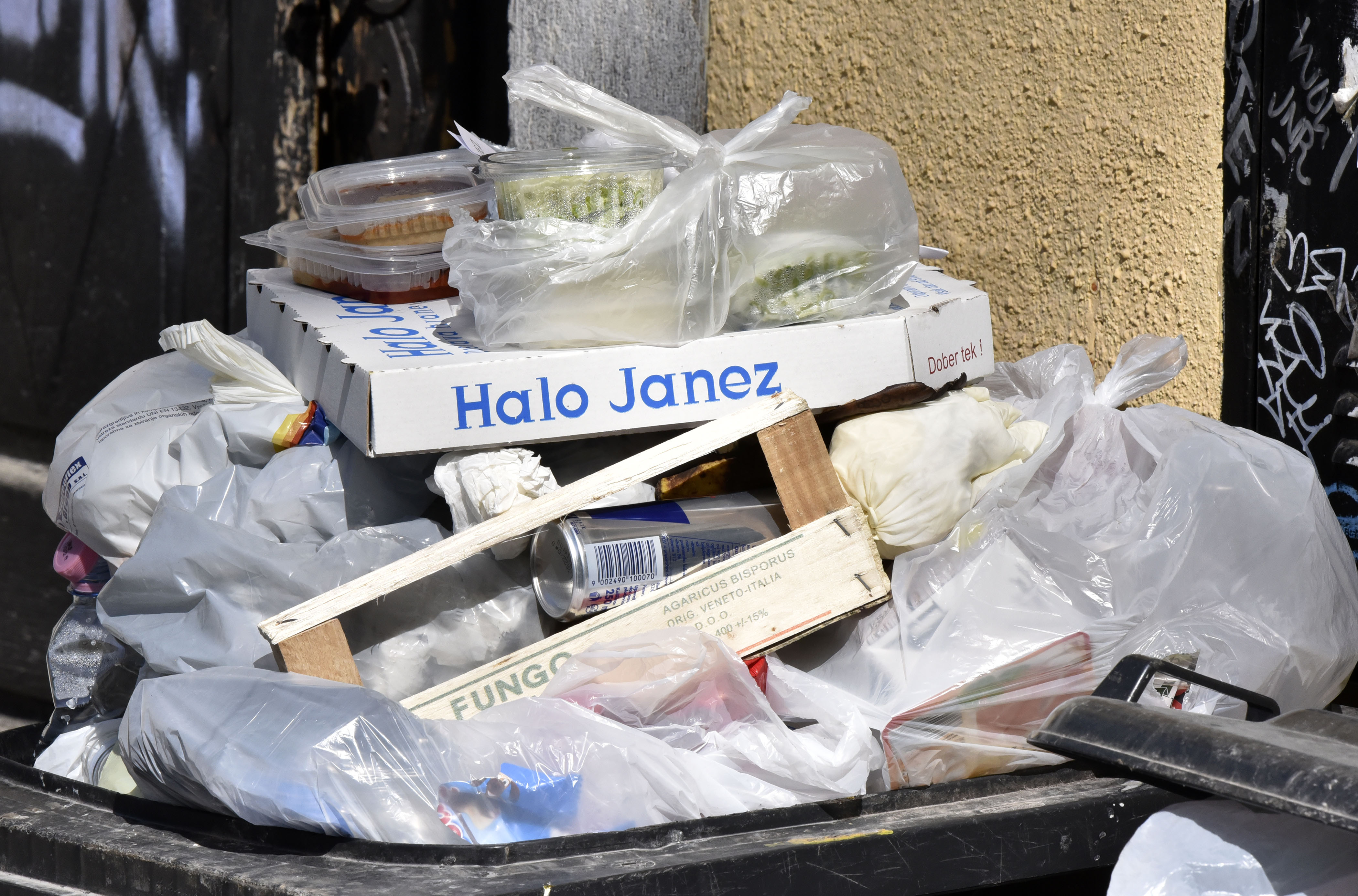 Odvržena hrana prehranske navade zahodne družbe