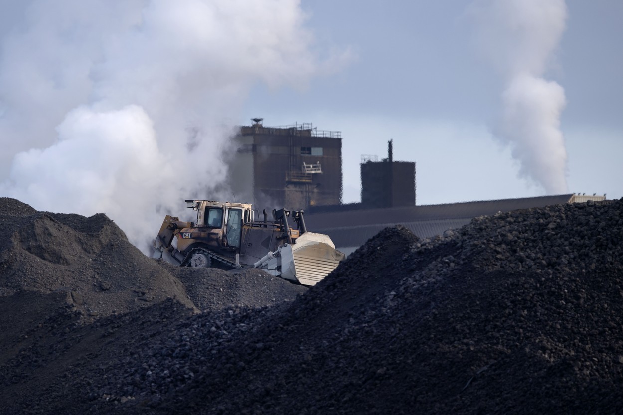 Inspectorate and Environmental Services Are Investigating at Tata Steel, IJmuiden, The Netherlands - 29 Nov 2022