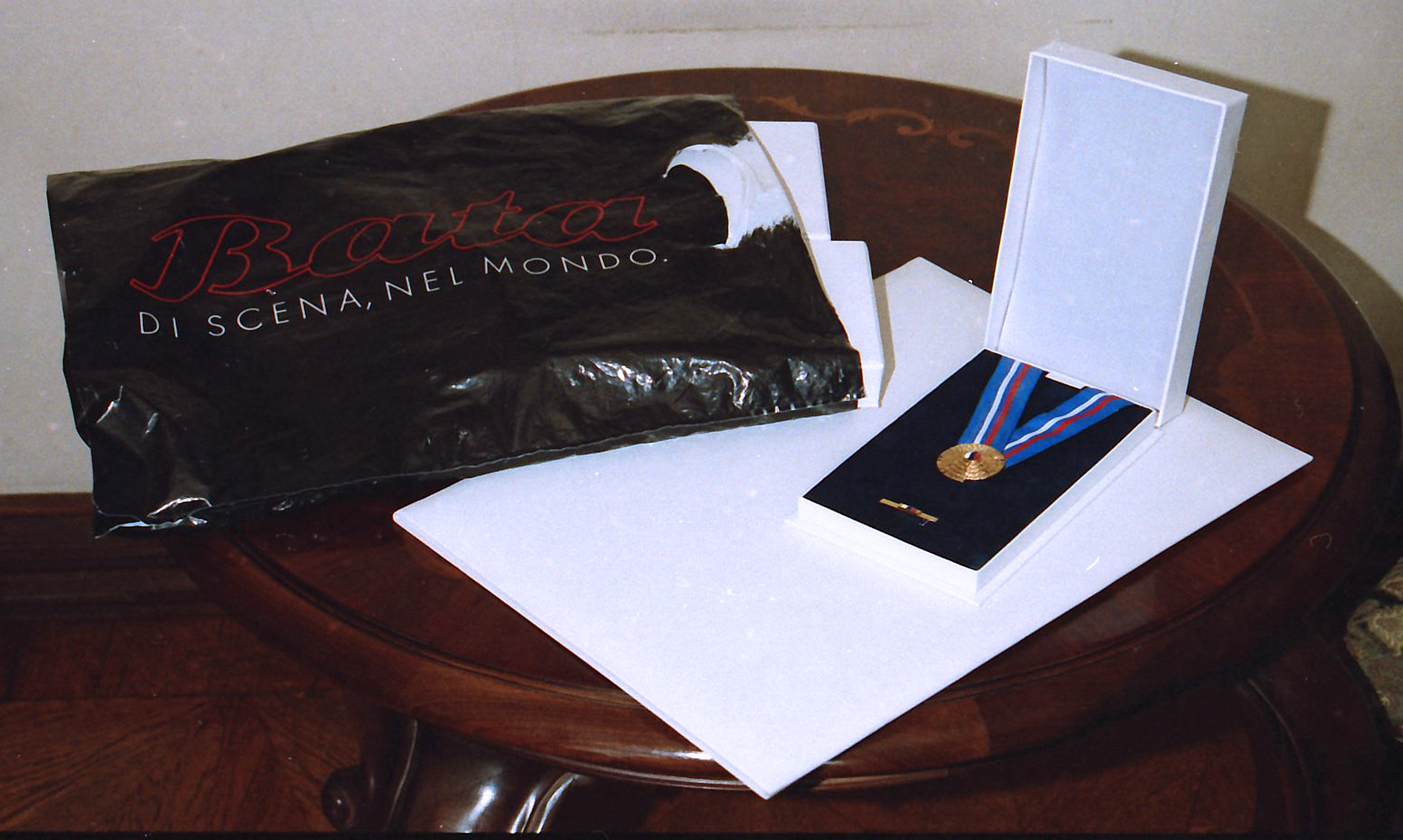 Zlati častni znak svobode