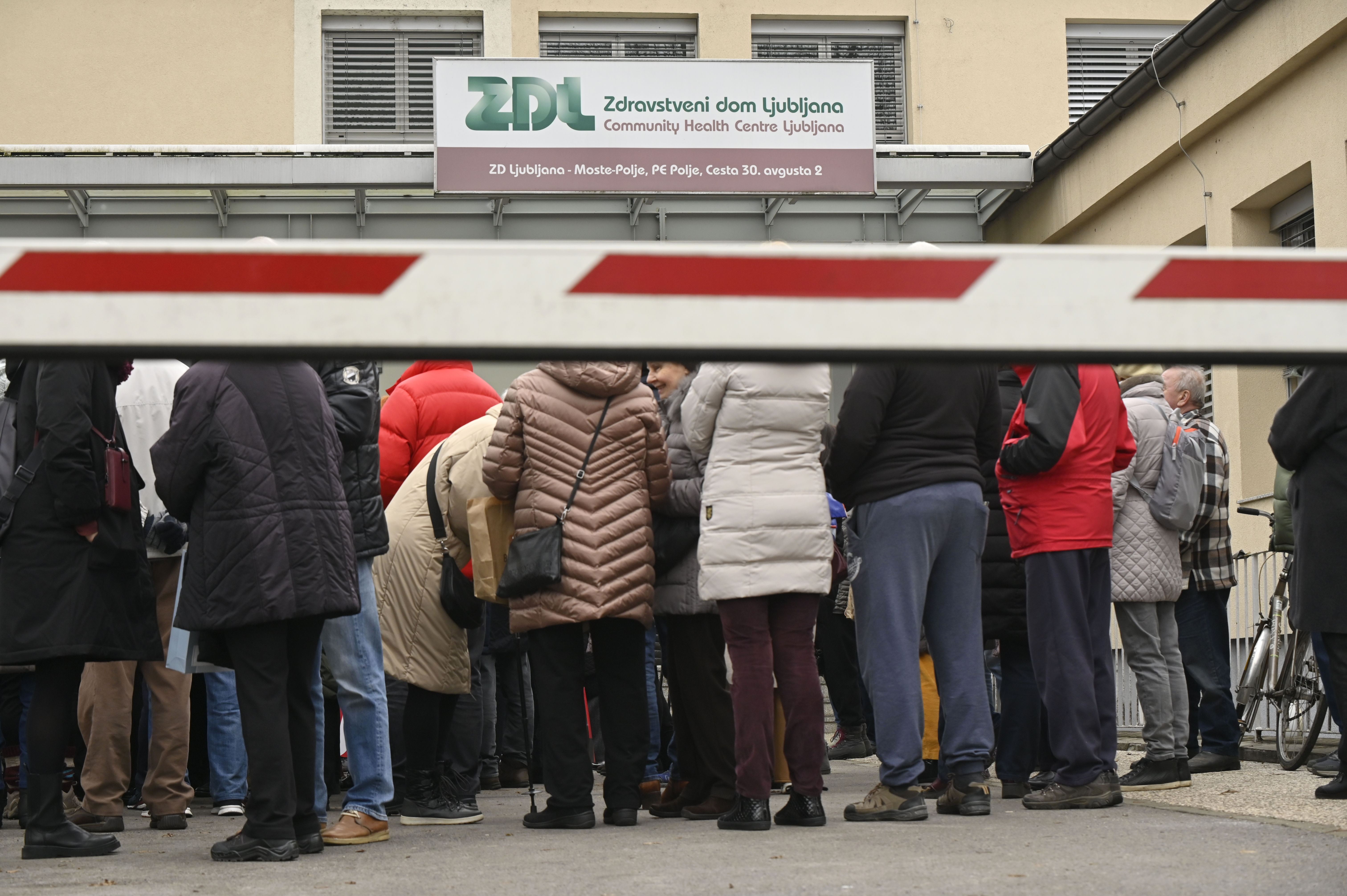 Glas ljudstva Ustavimo rušenje javnega zdravstva