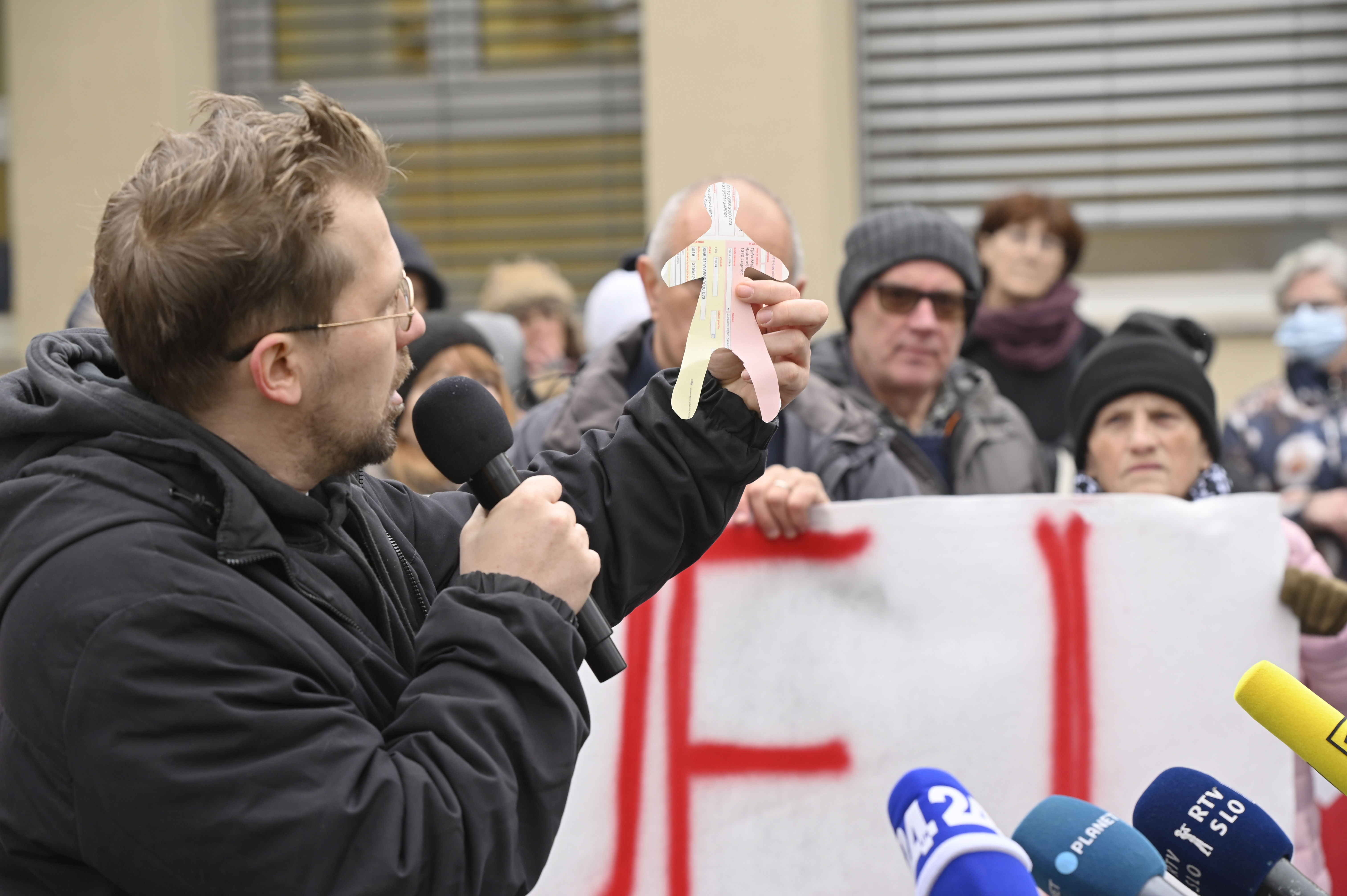 Glas ljudstva Ustavimo rušenje javnega zdravstva