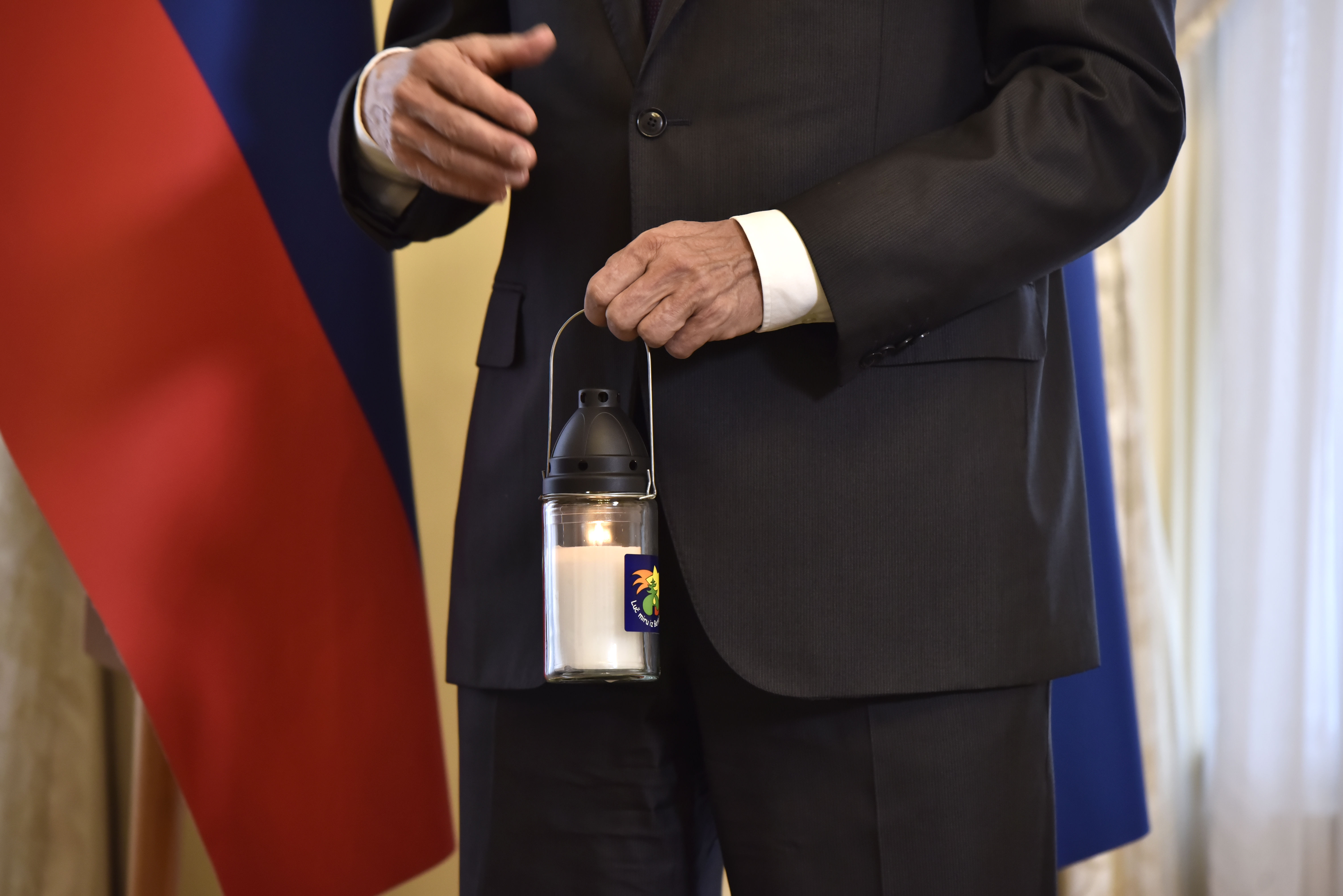 Borut Pahor luč miru iz Betlehema