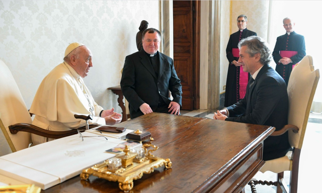 Robert Golob, papež Frančišek