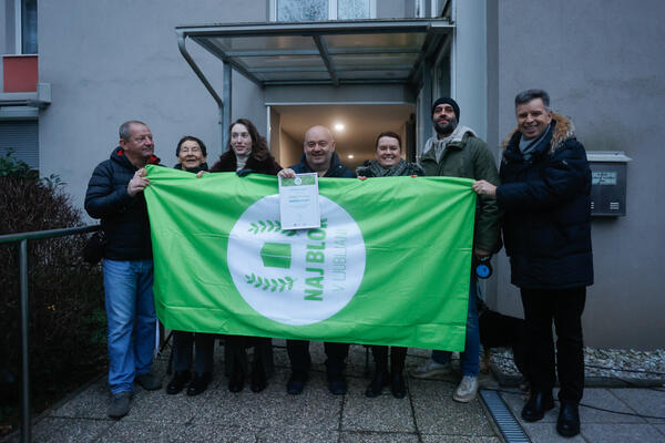 1671700158-20221220-podelitev-naziva-Naj-blok-v-Ljubljani-nrovan-026.jpg