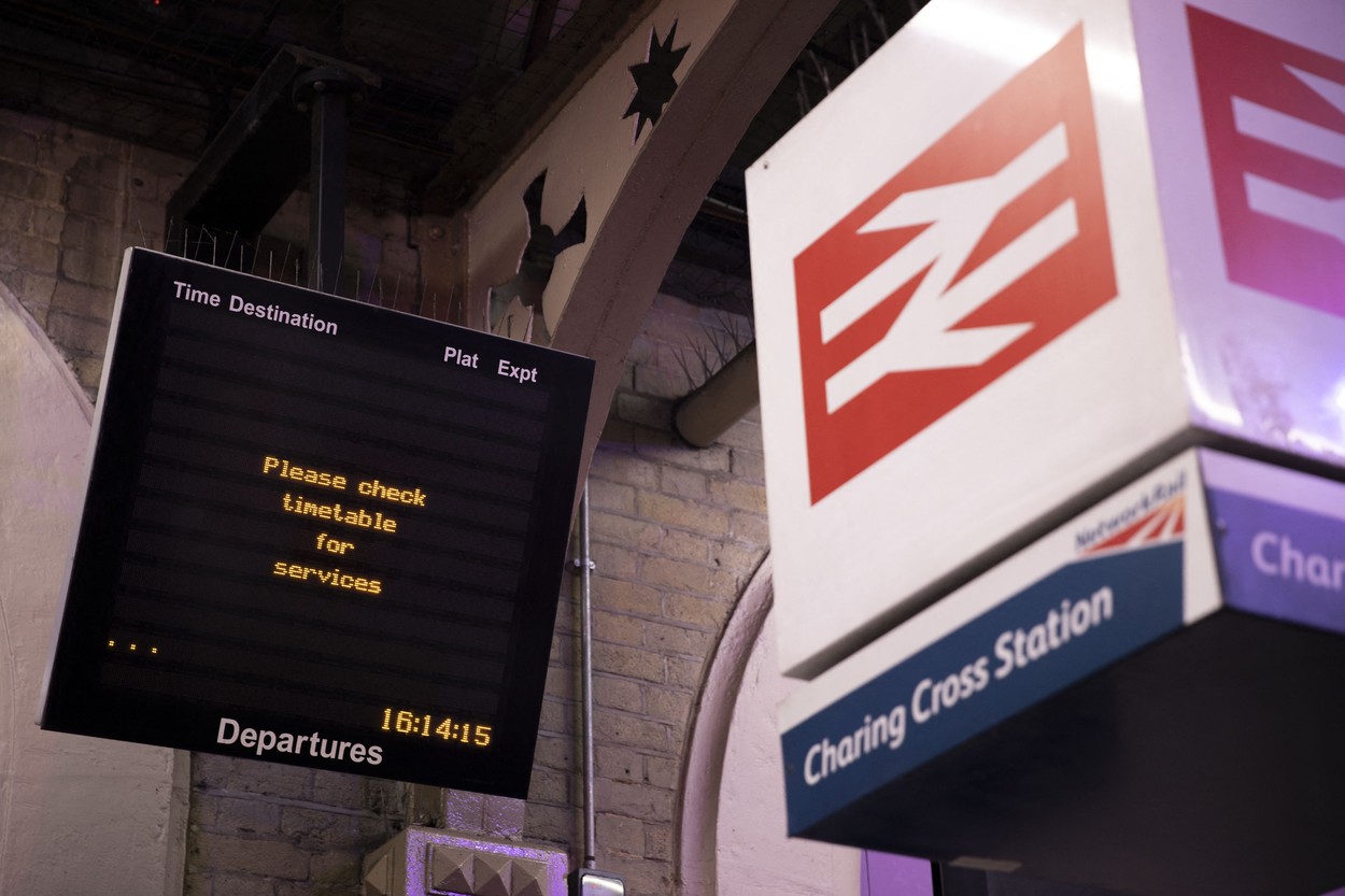 Strike of transportation sector workers in the UK continues