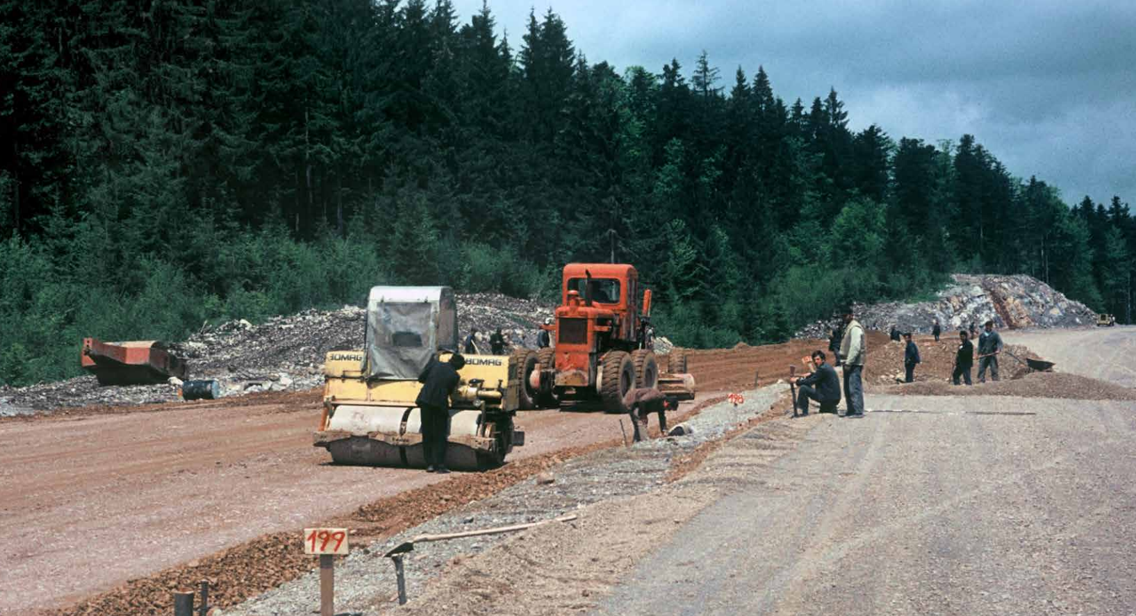 neznan, vir: arhiv DARS d. d. | Utrjevanje trase. 