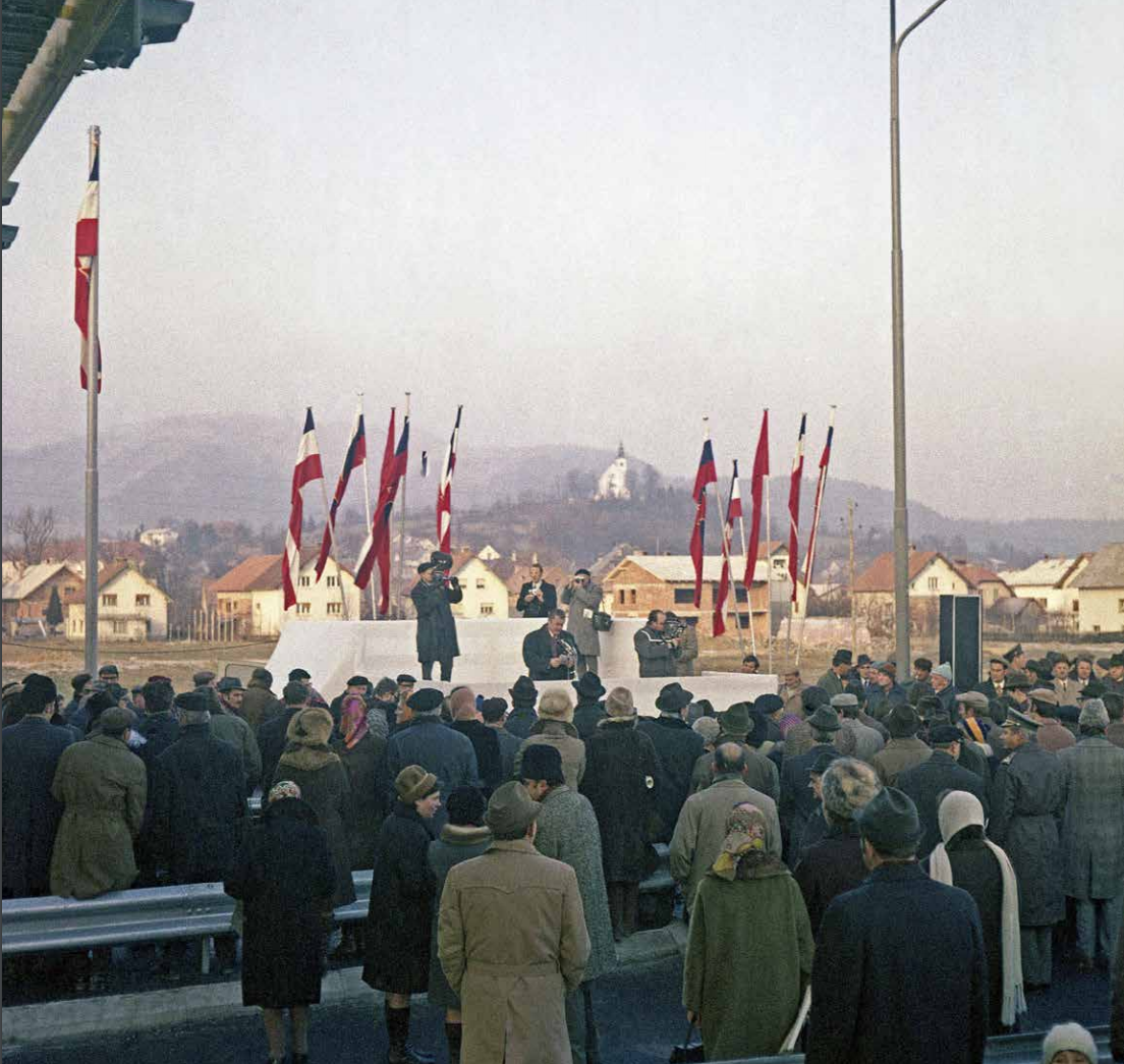Vladimir Čuk, hrani: Muzej novejše zgodovine Slovenije | Slavnostni nagovor predsednika republiške skupnosti za
ceste inženirja Viktorja Seitla na odprtju prvega avtocestnega
odseka Vrhnika–Postojna.