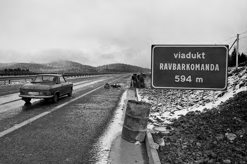 Nace Bizilj, hrani: Muzej novejše zgodovine Slovenije | Vožnja po skoraj dokončanem viaduktu Ravbarkomanda.