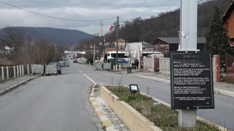 Kosovo, umikanje barikad