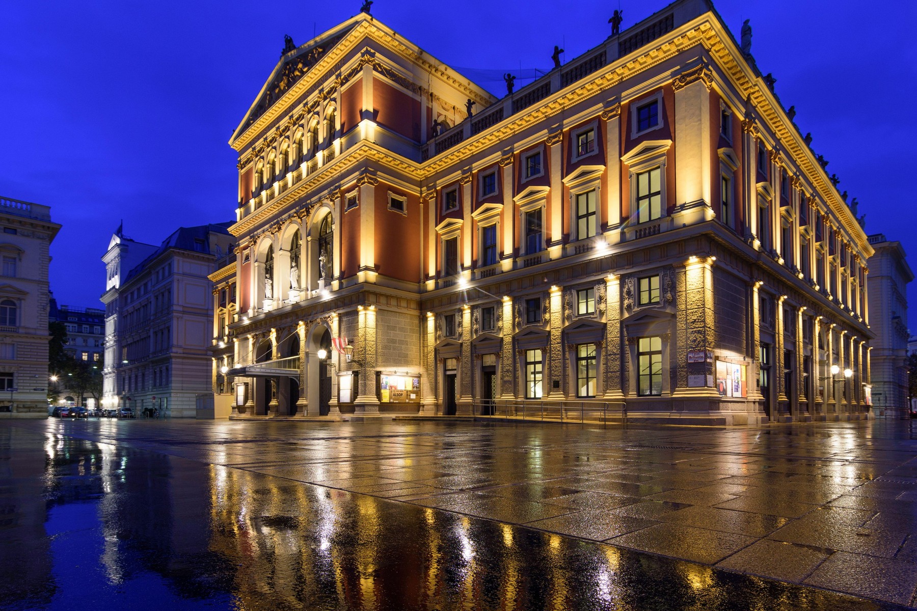Uvod Stavba Dvorane Sklici Zunanje povezave Musikverein