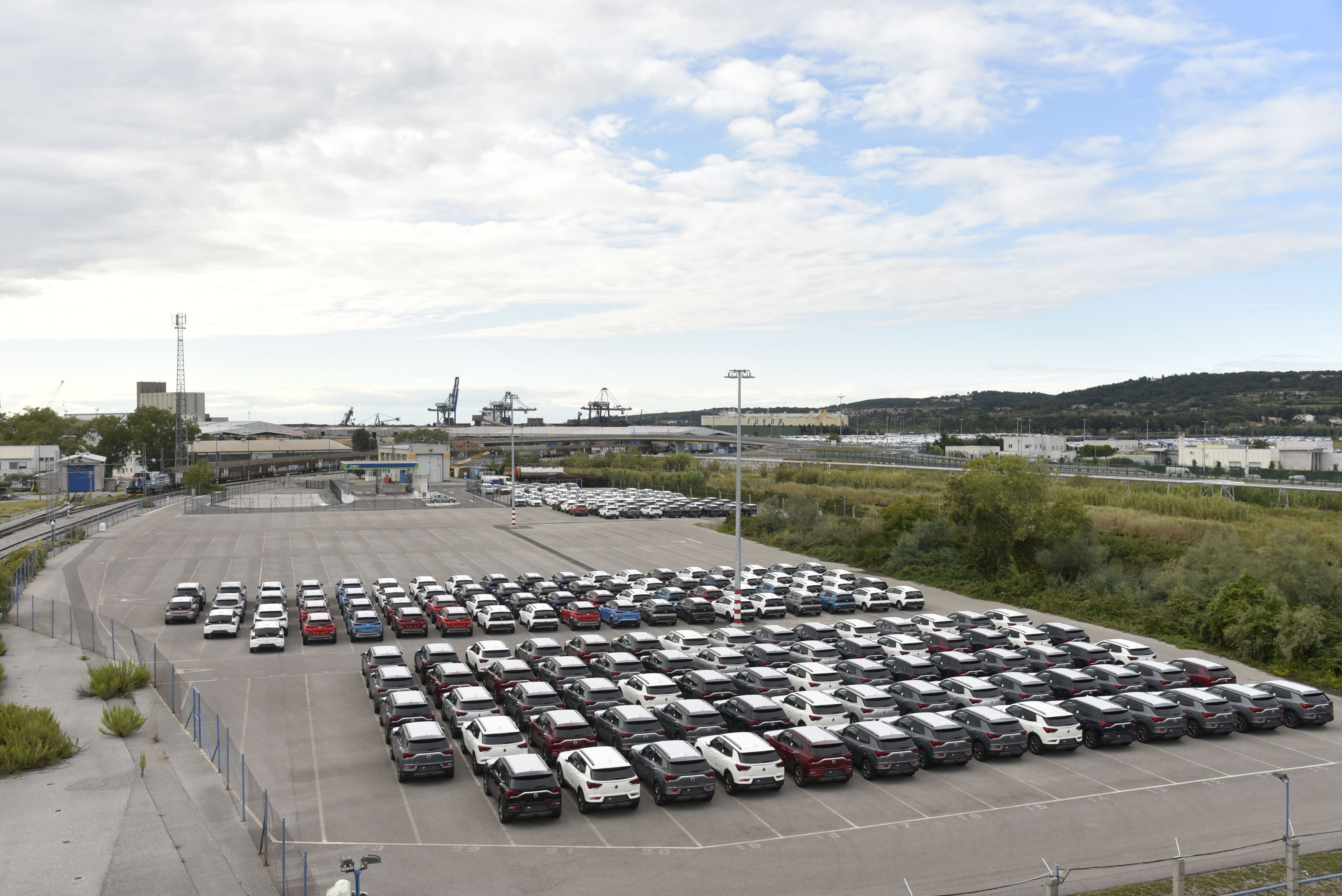 Luka Koper promet posel tovor kontejnerji