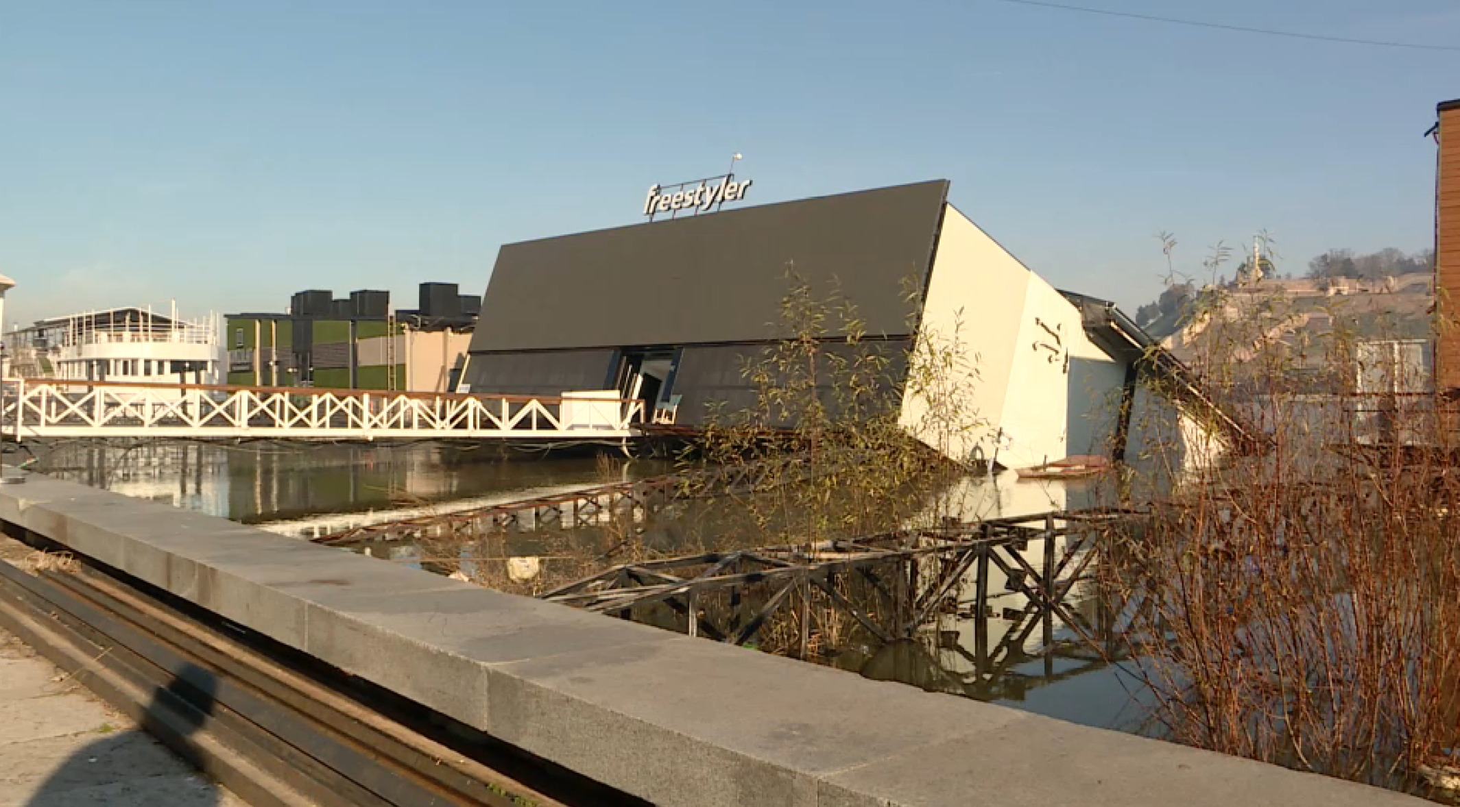 splav v beogradu potonil