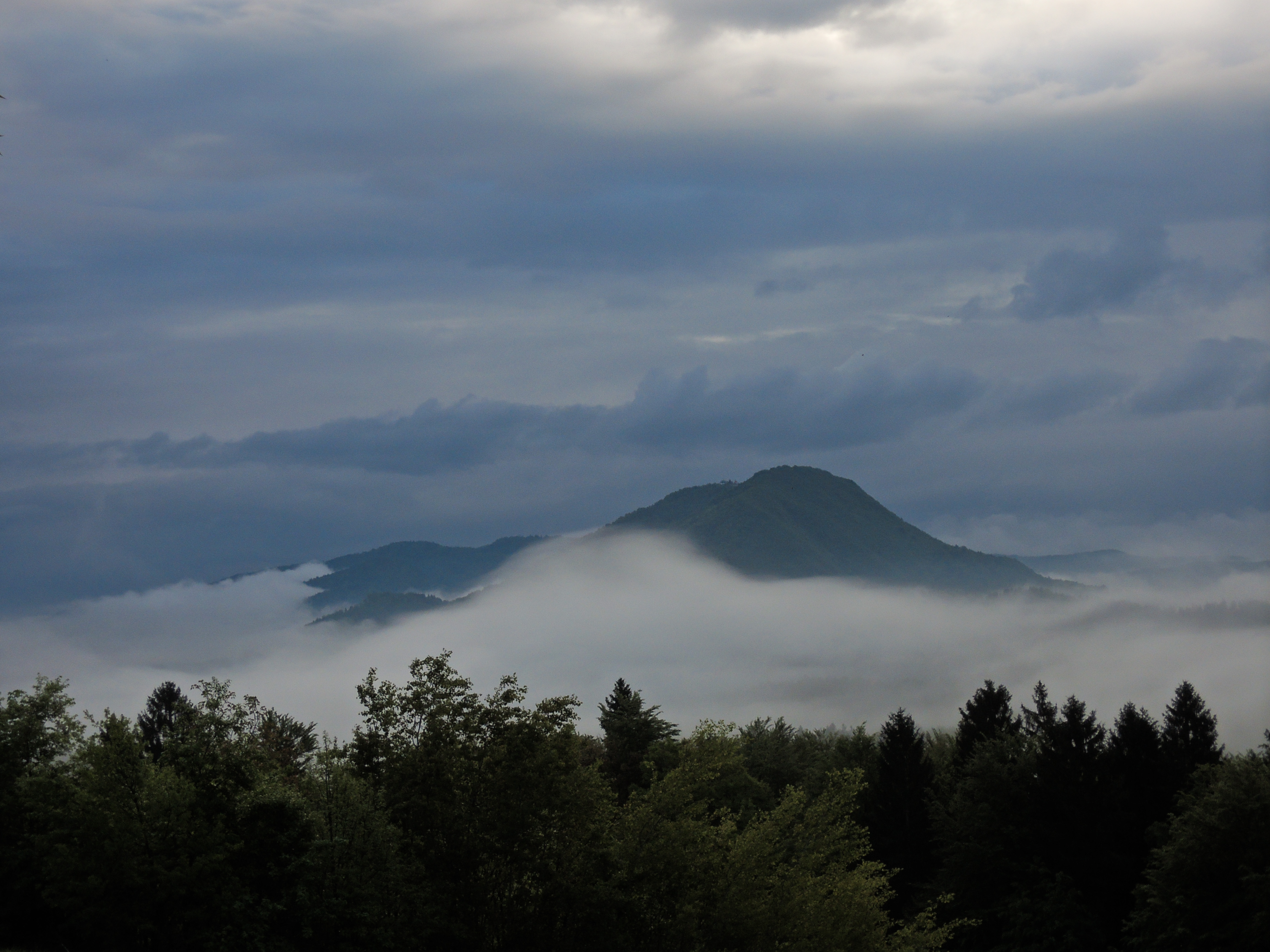 Šmarna gora v oblakih