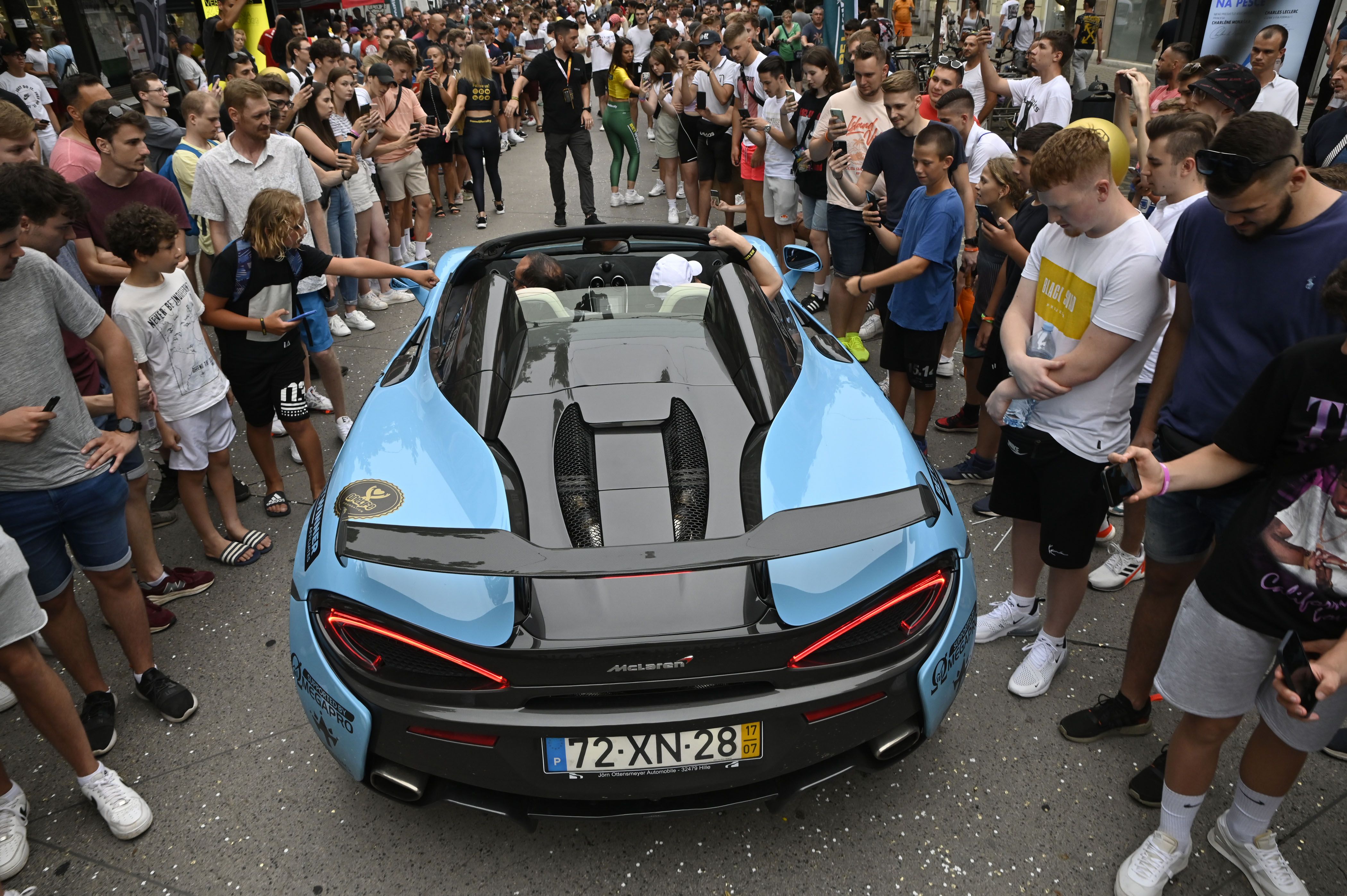 mclaren,avtomobili,prestiž,luksuz,hitri,ulica,slovenska,cesta