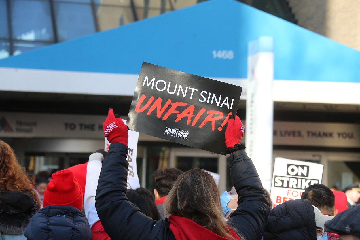 Nurse On Strike - NYC, New York, United States - 09 Jan 2023