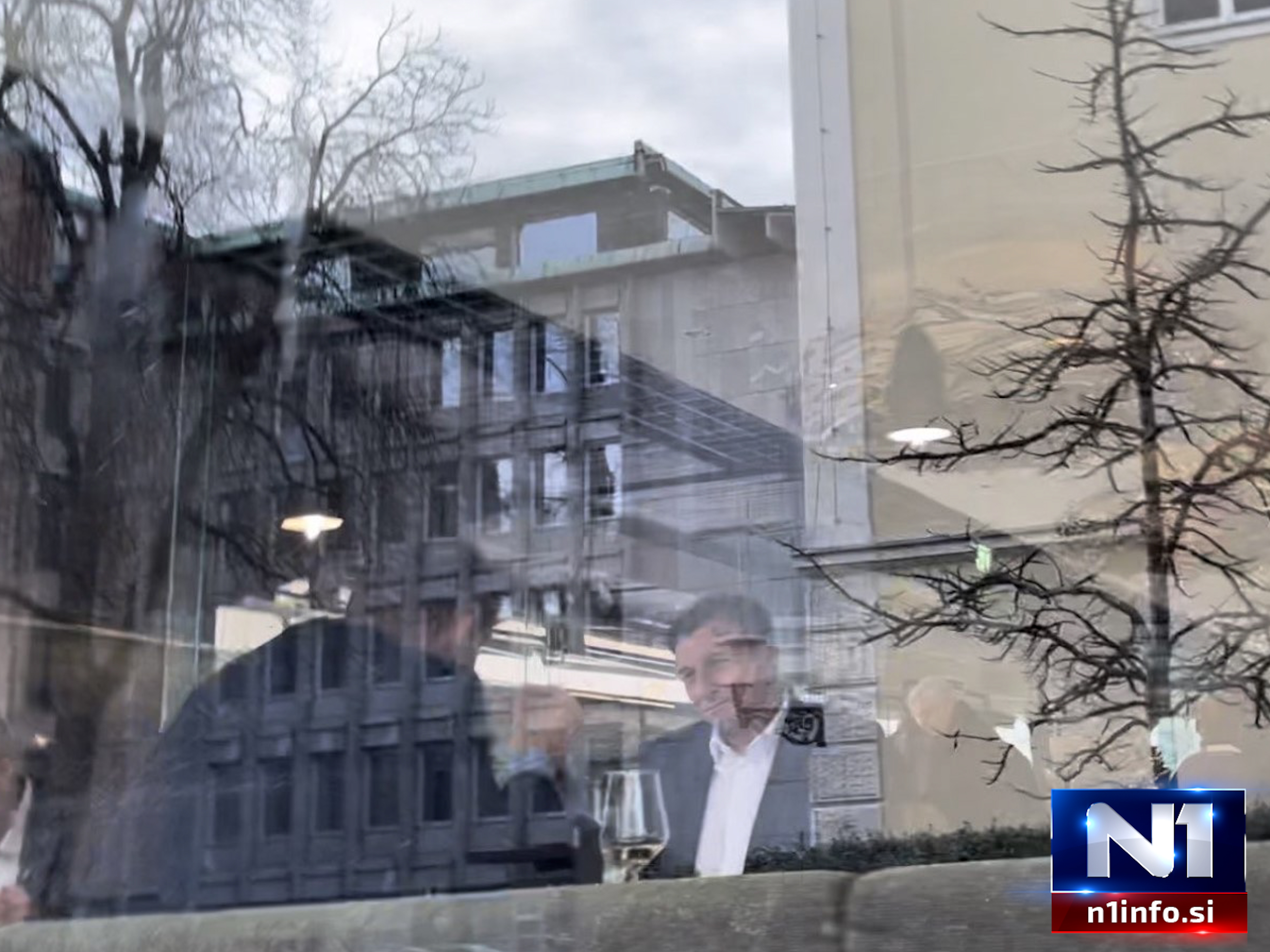 Anže Logar, Borut Pahor, sestanek, gibanje