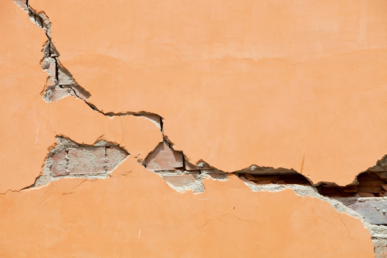 potres,poškodba,razpoka