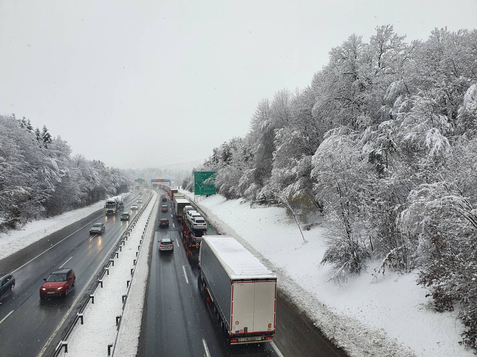Avtocesta sneg